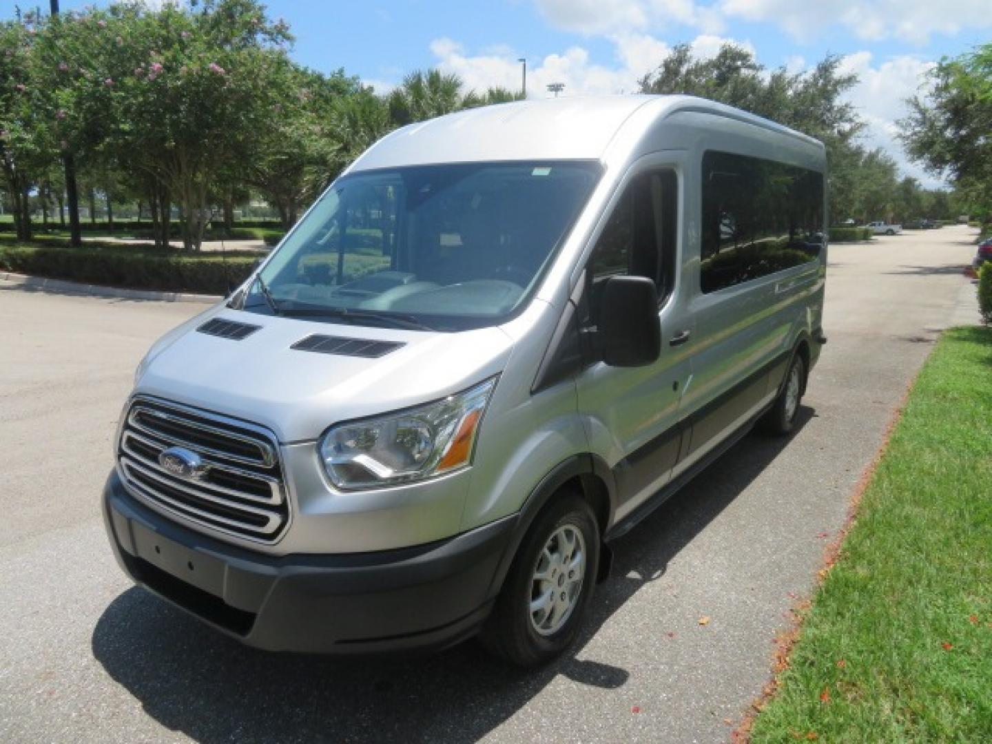 2015 Silver Ford Transit 350 Wagon Low Roof XL 60/40 Pass. 148-in. WB (1FBAX2CM3FK) with an 3.7L V6 DOHC 24V engine, 6-Speed Automatic transmission, located at 4301 Oak Circle #19, Boca Raton, FL, 33431, (954) 561-2499, 26.388861, -80.084038 - Photo#20