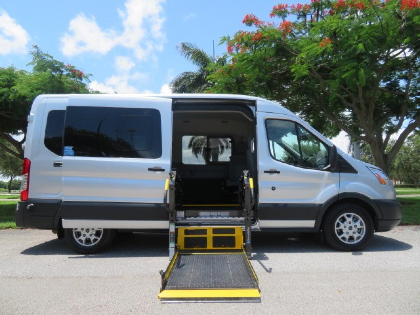 2015 Silver Ford Transit 350 Wagon Low Roof XL 60/40 Pass. 148-in. WB (1FBAX2CM3FK) with an 3.7L V6 DOHC 24V engine, 6-Speed Automatic transmission, located at 4301 Oak Circle #19, Boca Raton, FL, 33431, (954) 561-2499, 26.388861, -80.084038 - Photo#36