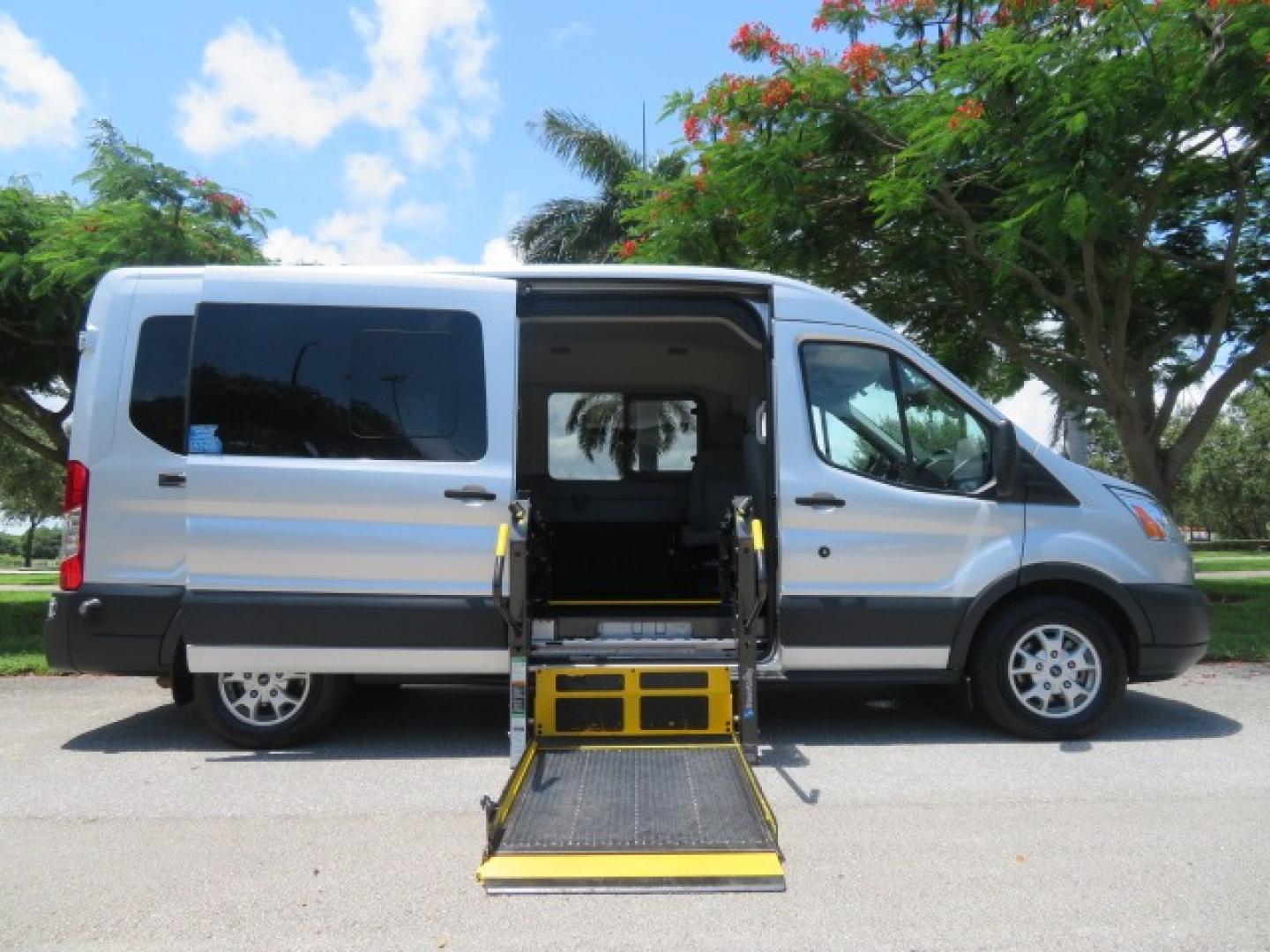 2015 Silver Ford Transit 350 Wagon Low Roof XL 60/40 Pass. 148-in. WB (1FBAX2CM3FK) with an 3.7L V6 DOHC 24V engine, 6-Speed Automatic transmission, located at 4301 Oak Circle #19, Boca Raton, FL, 33431, (954) 561-2499, 26.388861, -80.084038 - Photo#37