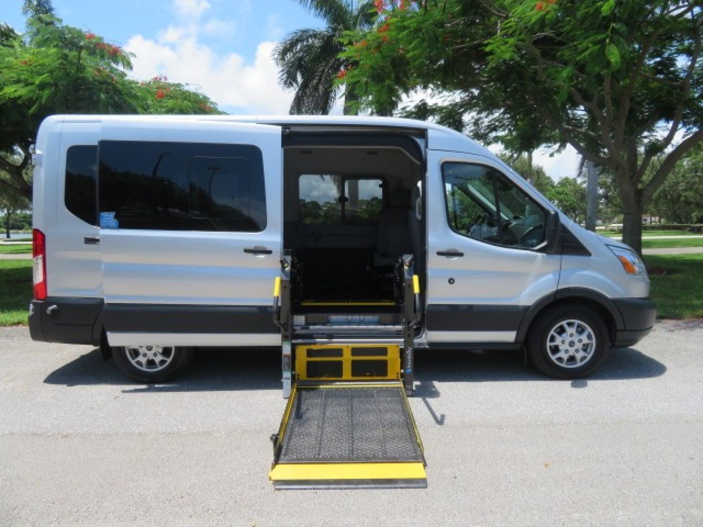 2015 Silver Ford Transit 350 Wagon Low Roof XL 60/40 Pass. 148-in. WB (1FBAX2CM3FK) with an 3.7L V6 DOHC 24V engine, 6-Speed Automatic transmission, located at 4301 Oak Circle #19, Boca Raton, FL, 33431, (954) 561-2499, 26.388861, -80.084038 - Photo#38