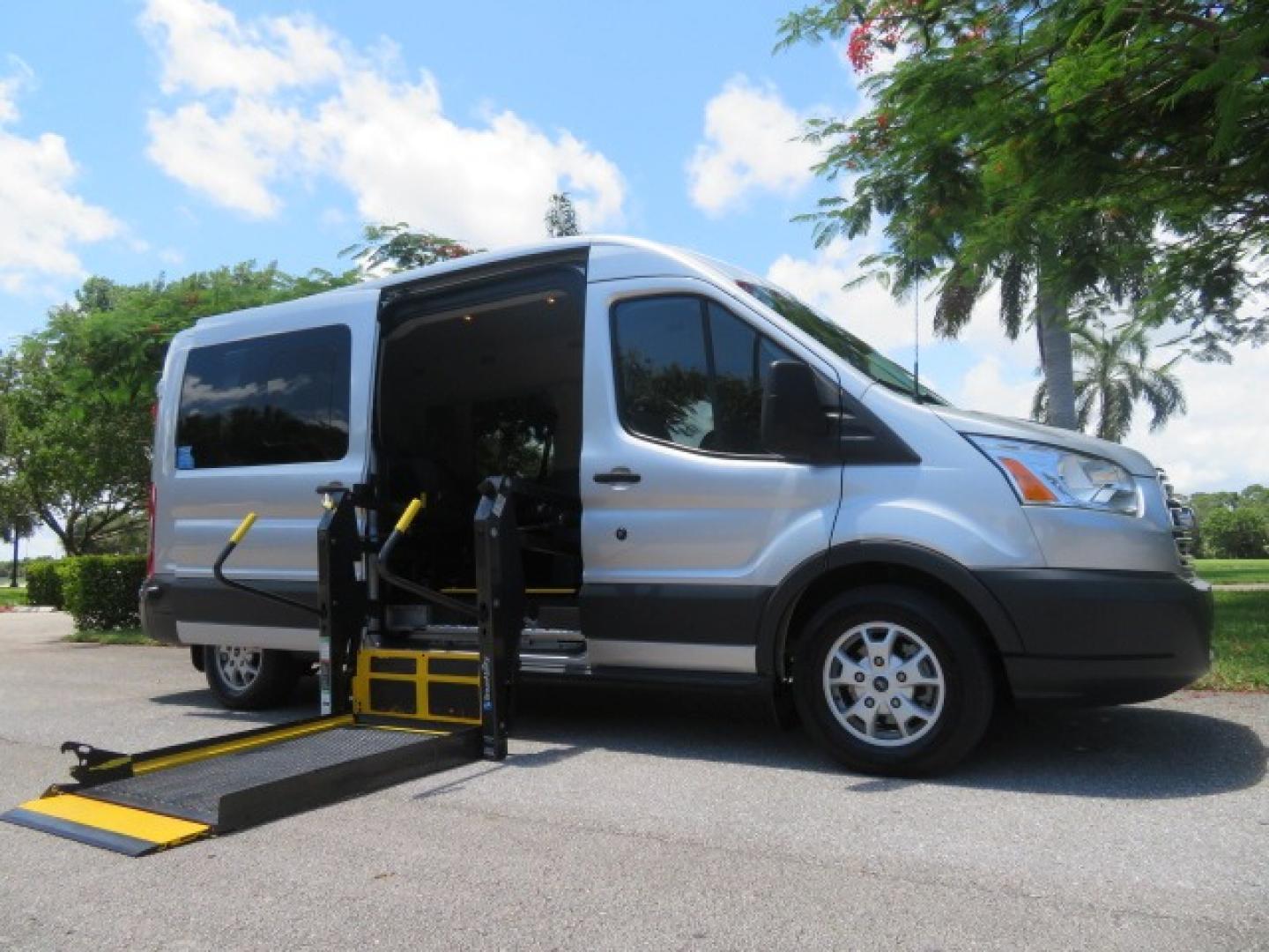 2015 Silver Ford Transit 350 Wagon Low Roof XL 60/40 Pass. 148-in. WB (1FBAX2CM3FK) with an 3.7L V6 DOHC 24V engine, 6-Speed Automatic transmission, located at 4301 Oak Circle #19, Boca Raton, FL, 33431, (954) 561-2499, 26.388861, -80.084038 - Photo#40