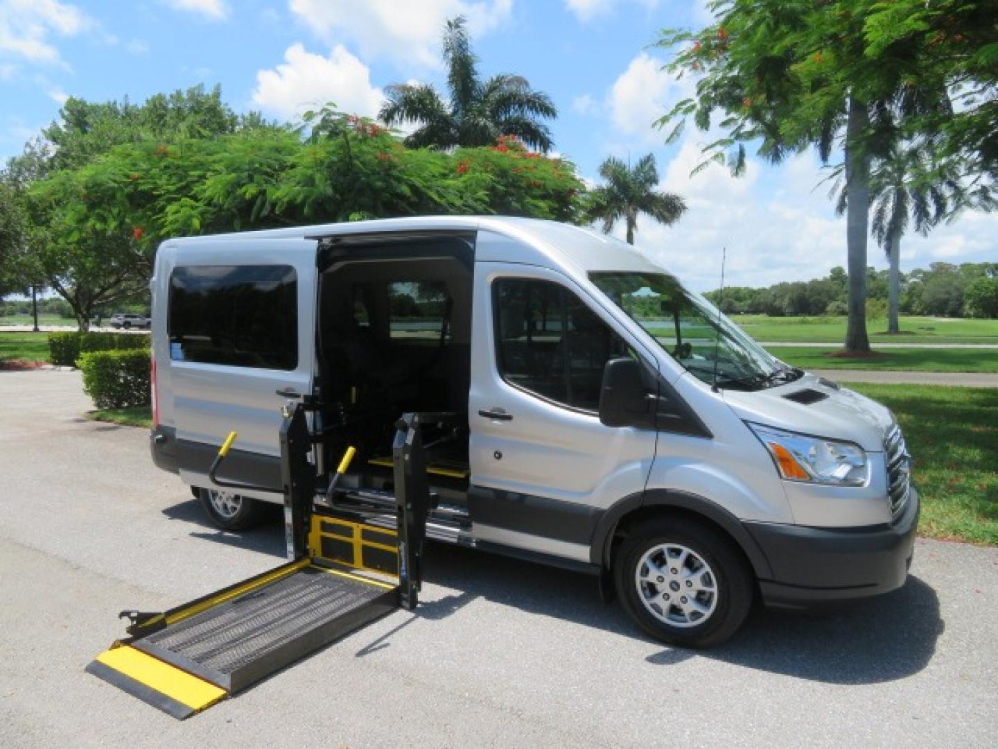 2015 Silver Ford Transit 350 Wagon Low Roof XL 60/40 Pass. 148-in. WB (1FBAX2CM3FK) with an 3.7L V6 DOHC 24V engine, 6-Speed Automatic transmission, located at 4301 Oak Circle #19, Boca Raton, FL, 33431, (954) 561-2499, 26.388861, -80.084038 - Photo#41