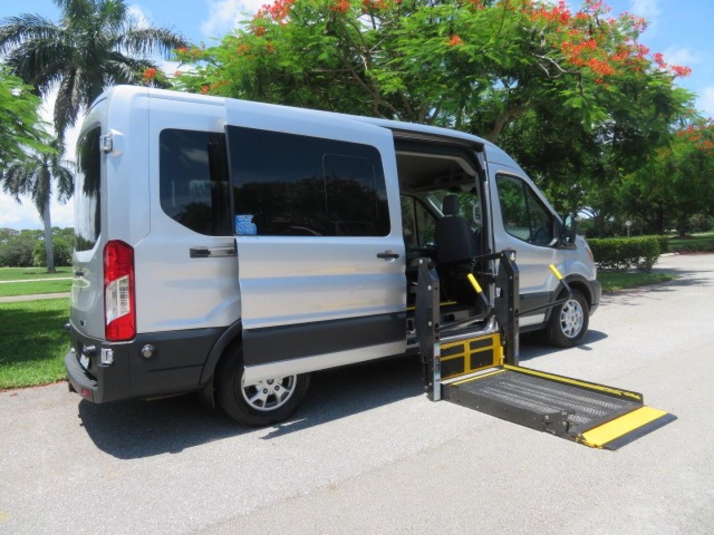 2015 Silver Ford Transit 350 Wagon Low Roof XL 60/40 Pass. 148-in. WB (1FBAX2CM3FK) with an 3.7L V6 DOHC 24V engine, 6-Speed Automatic transmission, located at 4301 Oak Circle #19, Boca Raton, FL, 33431, (954) 561-2499, 26.388861, -80.084038 - Photo#42