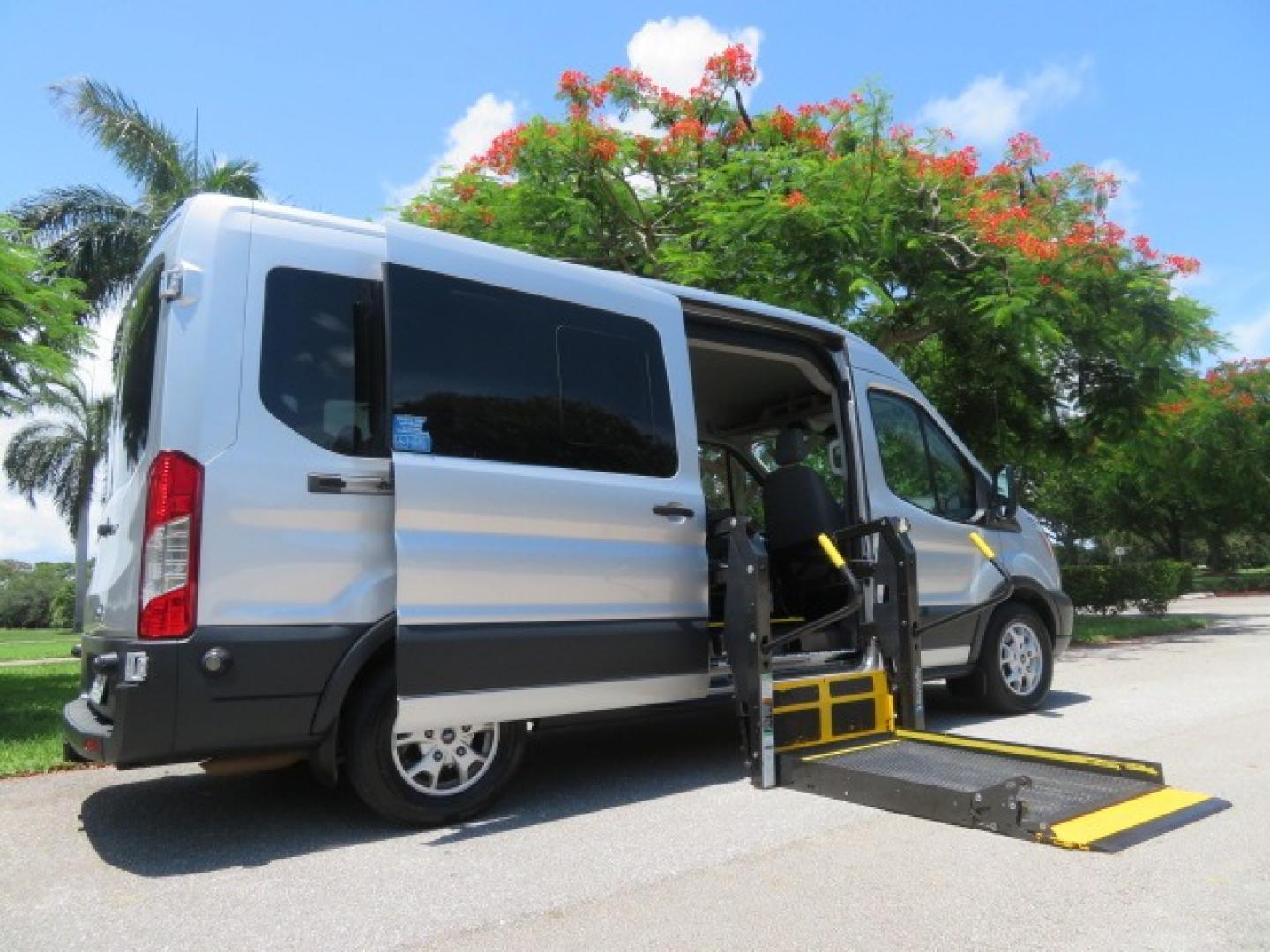 2015 Silver Ford Transit 350 Wagon Low Roof XL 60/40 Pass. 148-in. WB (1FBAX2CM3FK) with an 3.7L V6 DOHC 24V engine, 6-Speed Automatic transmission, located at 4301 Oak Circle #19, Boca Raton, FL, 33431, (954) 561-2499, 26.388861, -80.084038 - Photo#43