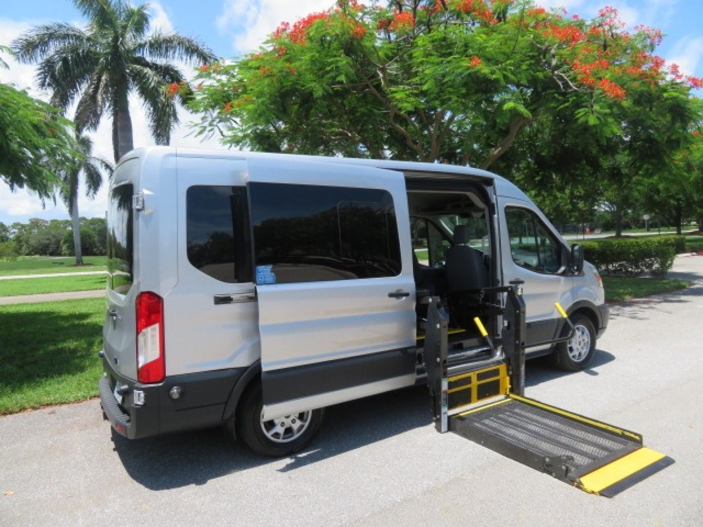 2015 Silver Ford Transit 350 Wagon Low Roof XL 60/40 Pass. 148-in. WB (1FBAX2CM3FK) with an 3.7L V6 DOHC 24V engine, 6-Speed Automatic transmission, located at 4301 Oak Circle #19, Boca Raton, FL, 33431, (954) 561-2499, 26.388861, -80.084038 - Photo#44