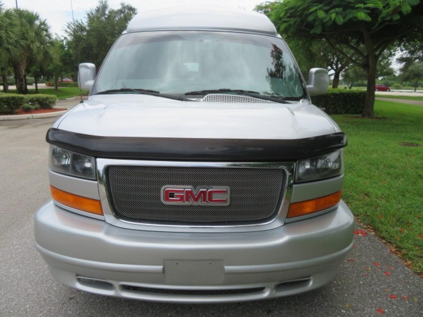 2014 GMC Savana RV G1500 3LT (1GDS8DC48E1) with an 5.3L V8 OHV 16V engine, 4-Speed Automatic transmission, located at 4301 Oak Circle #19, Boca Raton, FL, 33431, (954) 561-2499, 26.388861, -80.084038 - Photo#17