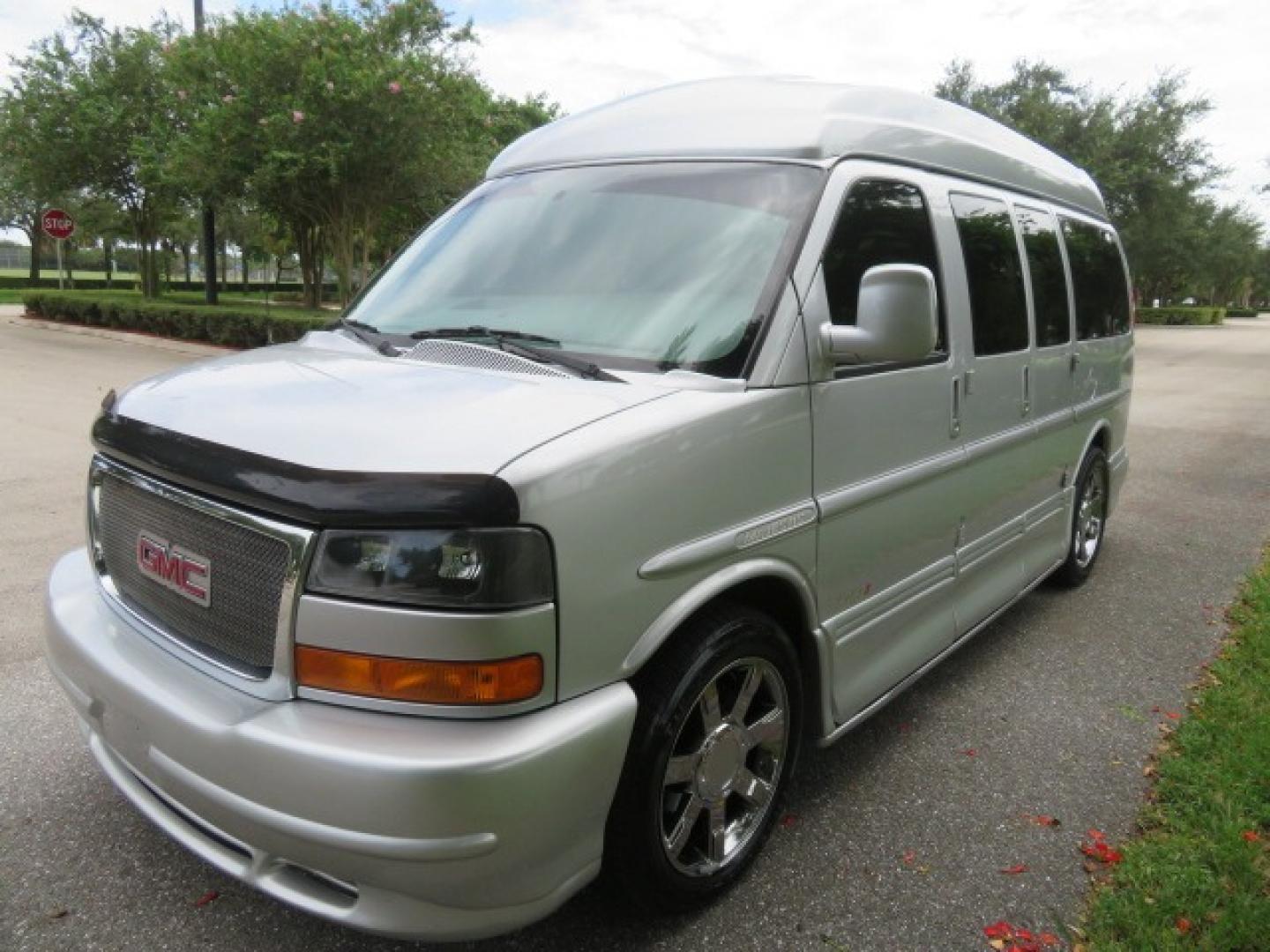 2014 GMC Savana RV G1500 3LT (1GDS8DC48E1) with an 5.3L V8 OHV 16V engine, 4-Speed Automatic transmission, located at 4301 Oak Circle #19, Boca Raton, FL, 33431, (954) 561-2499, 26.388861, -80.084038 - Photo#18