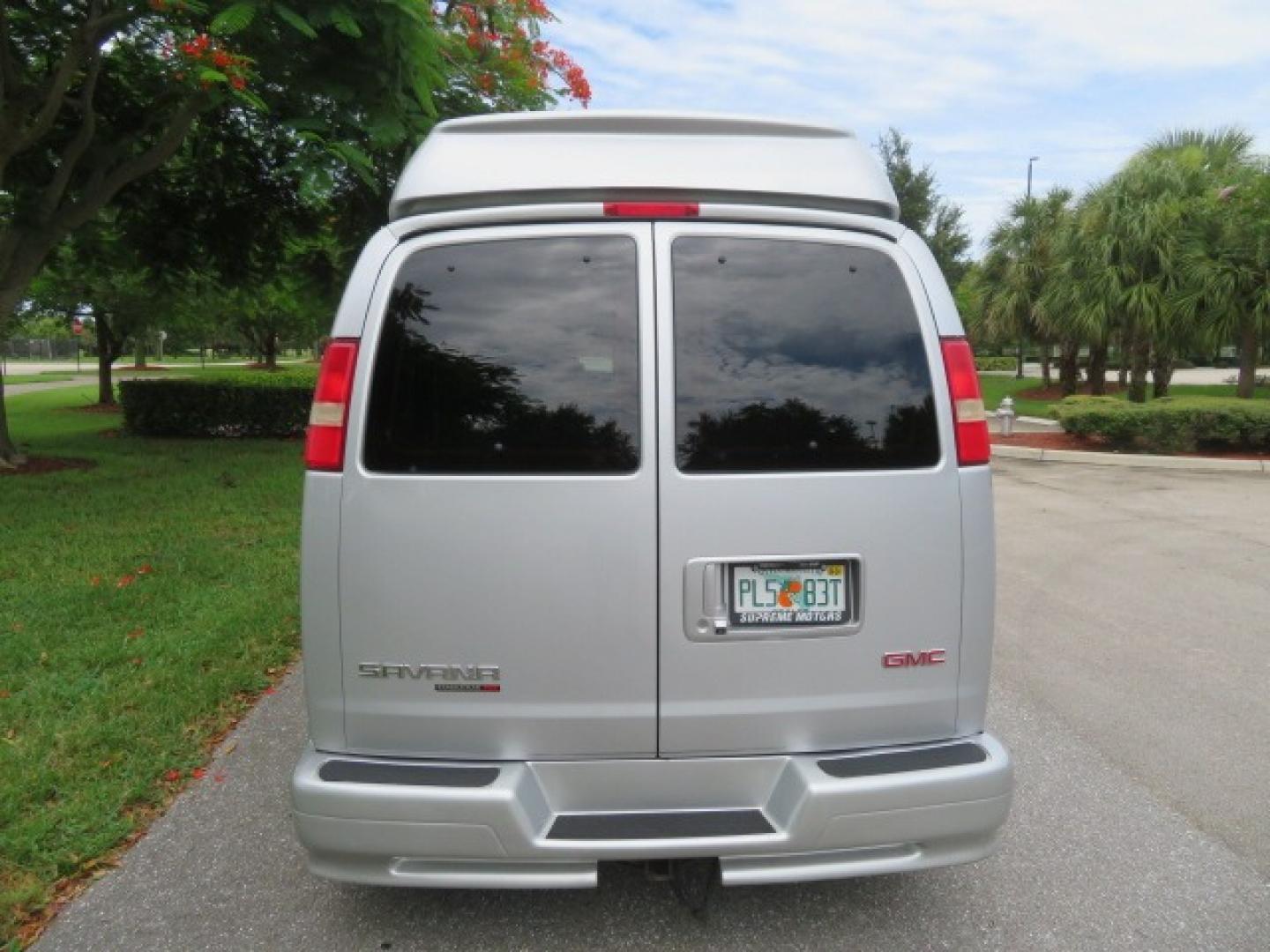 2014 GMC Savana RV G1500 3LT (1GDS8DC48E1) with an 5.3L V8 OHV 16V engine, 4-Speed Automatic transmission, located at 4301 Oak Circle #19, Boca Raton, FL, 33431, (954) 561-2499, 26.388861, -80.084038 - Photo#22