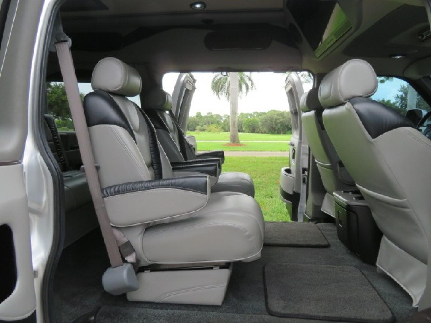 2014 GMC Savana RV G1500 3LT (1GDS8DC48E1) with an 5.3L V8 OHV 16V engine, 4-Speed Automatic transmission, located at 4301 Oak Circle #19, Boca Raton, FL, 33431, (954) 561-2499, 26.388861, -80.084038 - Photo#42