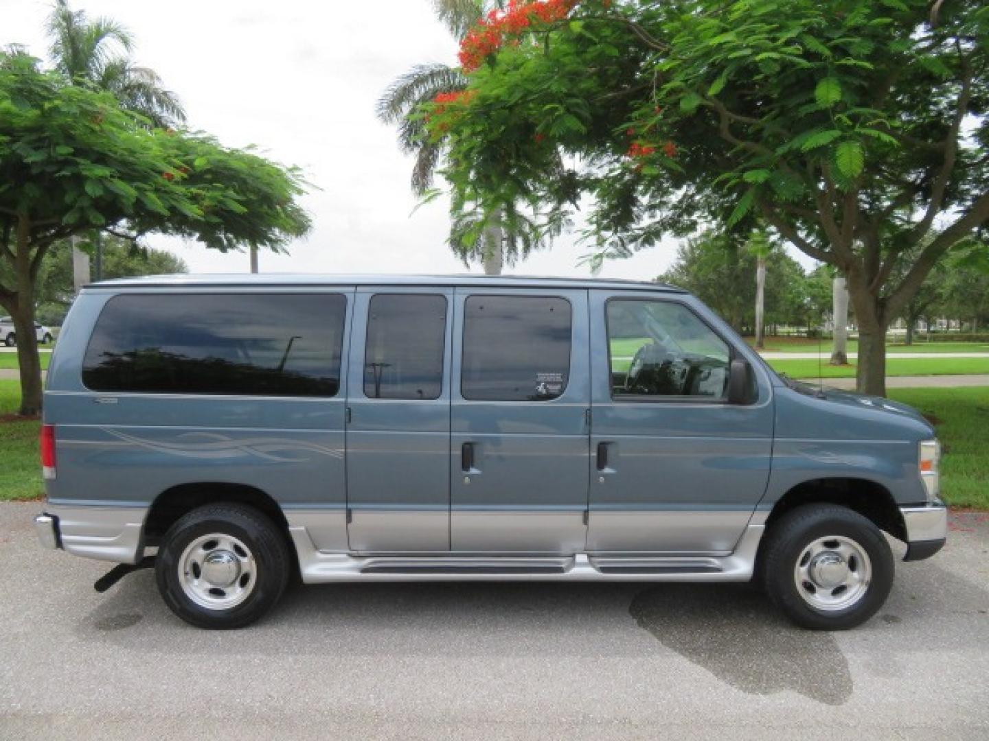 2012 Dark Blue Ford E-Series Van E-150 (1FTNE1EL9CD) with an 5.4L V8 SOHC 16V FFV engine, 4-Speed Automatic transmission, located at 4301 Oak Circle #19, Boca Raton, FL, 33431, (954) 561-2499, 26.388861, -80.084038 - Photo#17