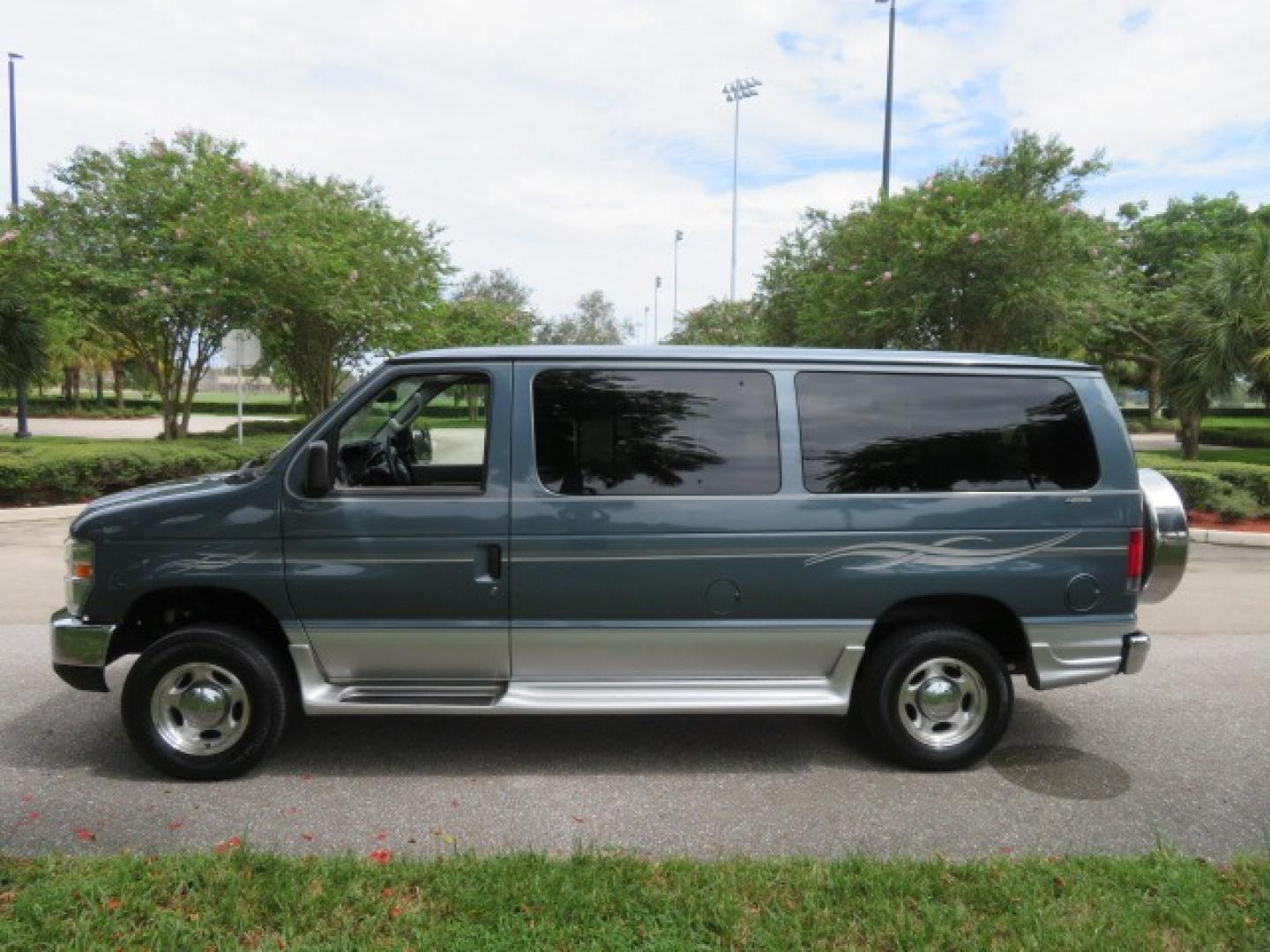 2012 Dark Blue Ford E-Series Van E-150 (1FTNE1EL9CD) with an 5.4L V8 SOHC 16V FFV engine, 4-Speed Automatic transmission, located at 4301 Oak Circle #19, Boca Raton, FL, 33431, (954) 561-2499, 26.388861, -80.084038 - Photo#21