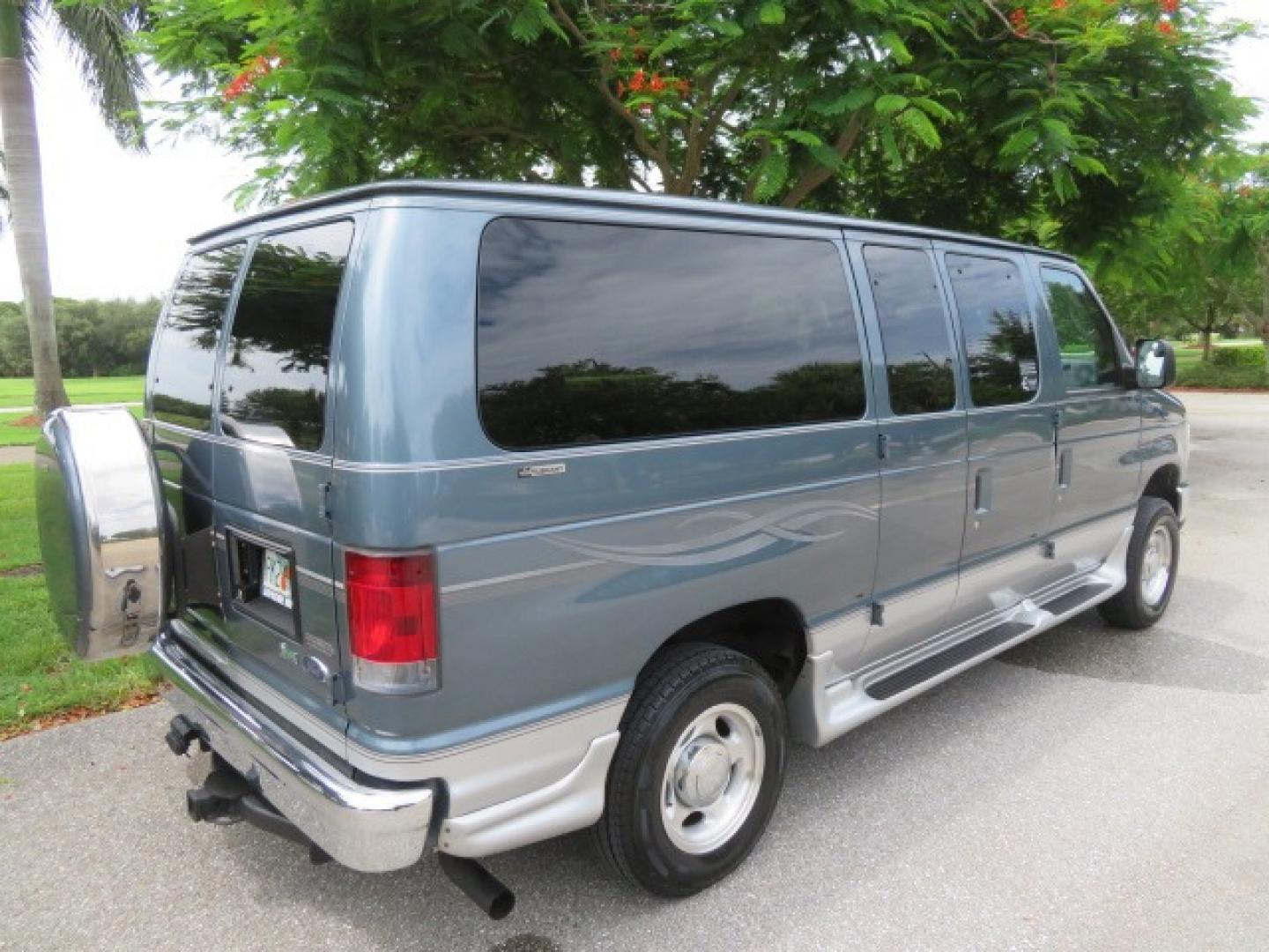 2012 Dark Blue Ford E-Series Van E-150 (1FTNE1EL9CD) with an 5.4L V8 SOHC 16V FFV engine, 4-Speed Automatic transmission, located at 4301 Oak Circle #19, Boca Raton, FL, 33431, (954) 561-2499, 26.388861, -80.084038 - Photo#24