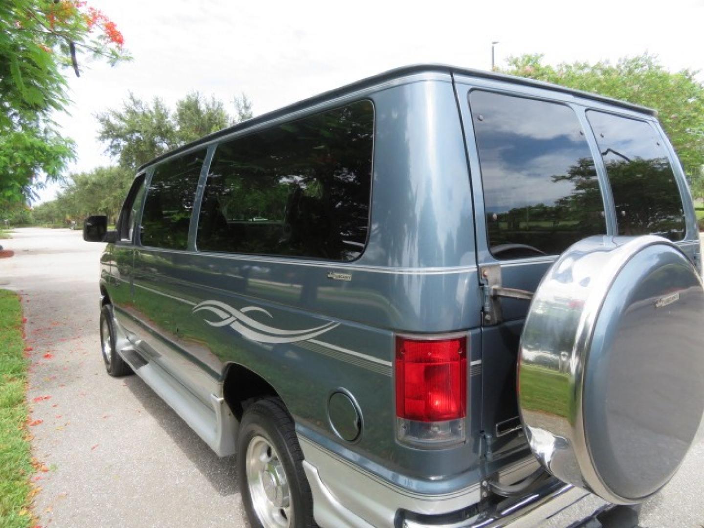 2012 Dark Blue Ford E-Series Van E-150 (1FTNE1EL9CD) with an 5.4L V8 SOHC 16V FFV engine, 4-Speed Automatic transmission, located at 4301 Oak Circle #19, Boca Raton, FL, 33431, (954) 561-2499, 26.388861, -80.084038 - Photo#30