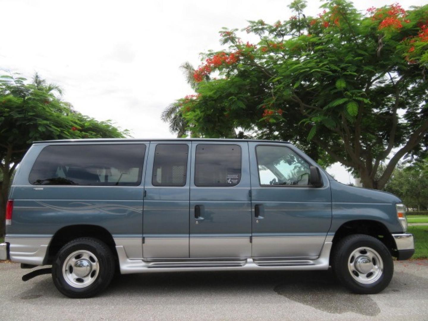 2012 Dark Blue Ford E-Series Van E-150 (1FTNE1EL9CD) with an 5.4L V8 SOHC 16V FFV engine, 4-Speed Automatic transmission, located at 4301 Oak Circle #19, Boca Raton, FL, 33431, (954) 561-2499, 26.388861, -80.084038 - Photo#3