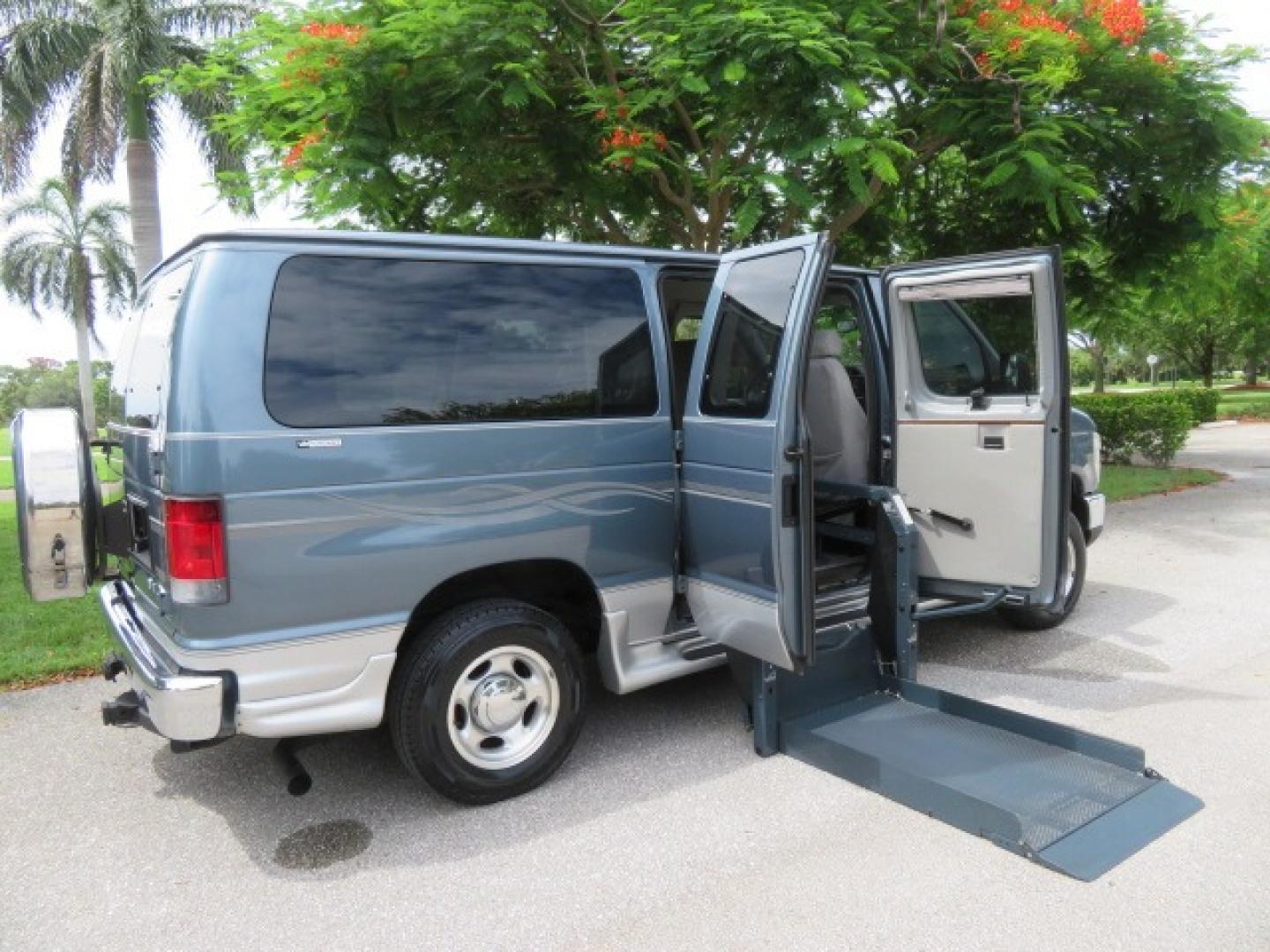 2012 Dark Blue Ford E-Series Van E-150 (1FTNE1EL9CD) with an 5.4L V8 SOHC 16V FFV engine, 4-Speed Automatic transmission, located at 4301 Oak Circle #19, Boca Raton, FL, 33431, (954) 561-2499, 26.388861, -80.084038 - Photo#47