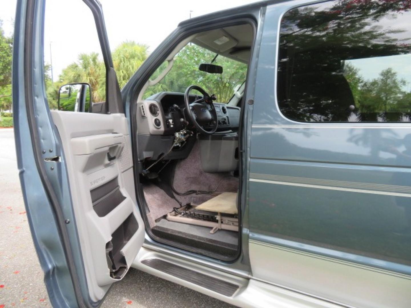 2012 Dark Blue Ford E-Series Van E-150 (1FTNE1EL9CD) with an 5.4L V8 SOHC 16V FFV engine, 4-Speed Automatic transmission, located at 4301 Oak Circle #19, Boca Raton, FL, 33431, (954) 561-2499, 26.388861, -80.084038 - Photo#79