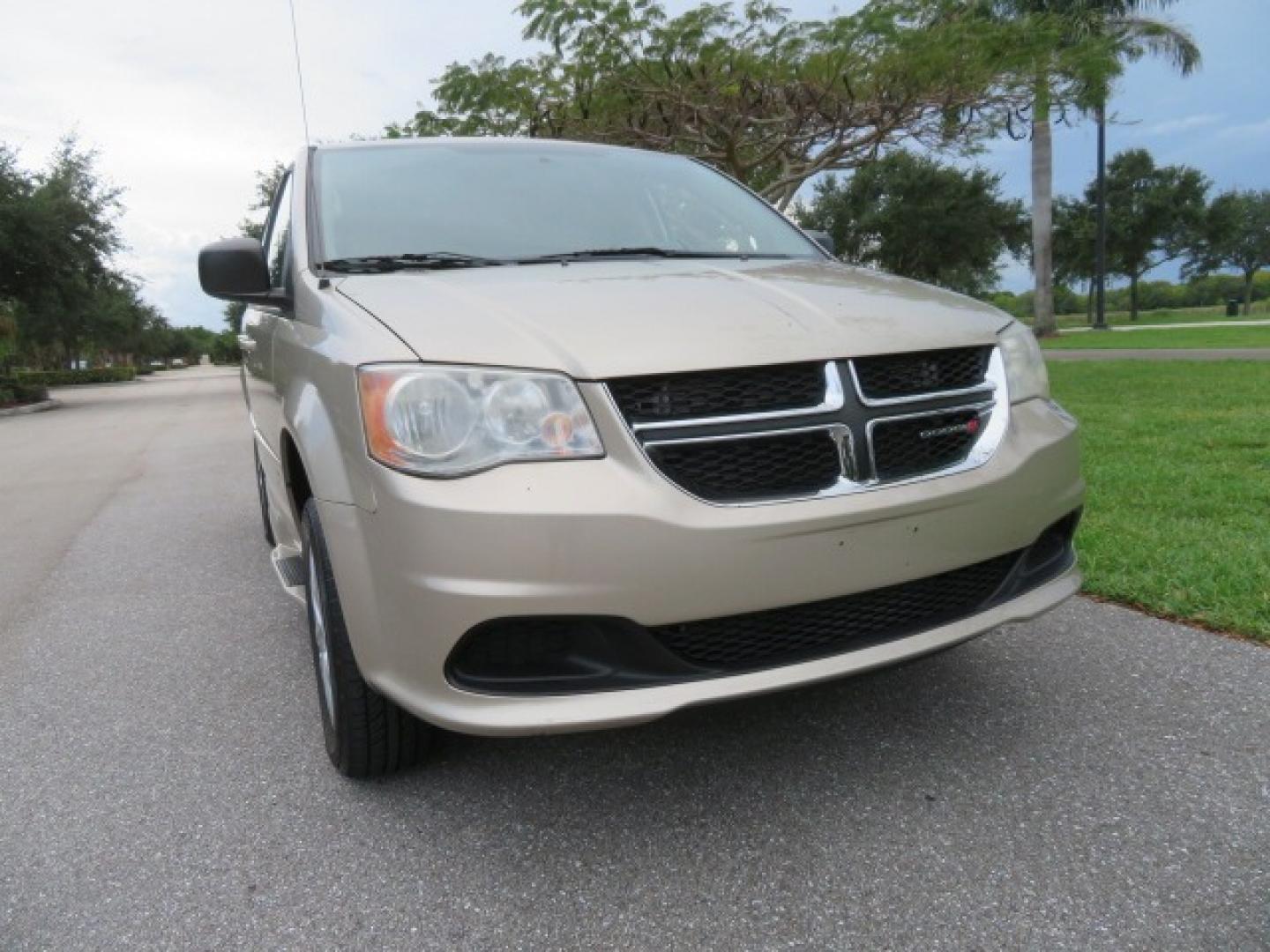 2013 Gold /Tan Dodge Grand Caravan SE (2C4RDGBG8DR) with an 3.6L V6 DOHC 24V engine, 6-Speed Automatic transmission, located at 4301 Oak Circle #19, Boca Raton, FL, 33431, (954) 561-2499, 26.388861, -80.084038 - You are looking at a Gorgeous 2015 Dodge Grand Caravan Braunability Handicap Wheelchair Side Entry, Conversion Van with 18K Original Miles, Lowered Floor, Kneelvan, EZ Lock Passenger Side, Q Straint Ratchet Tie Down System, Quick Release Front Seats, and Much Much More. This is a Beautiful Florida V - Photo#10