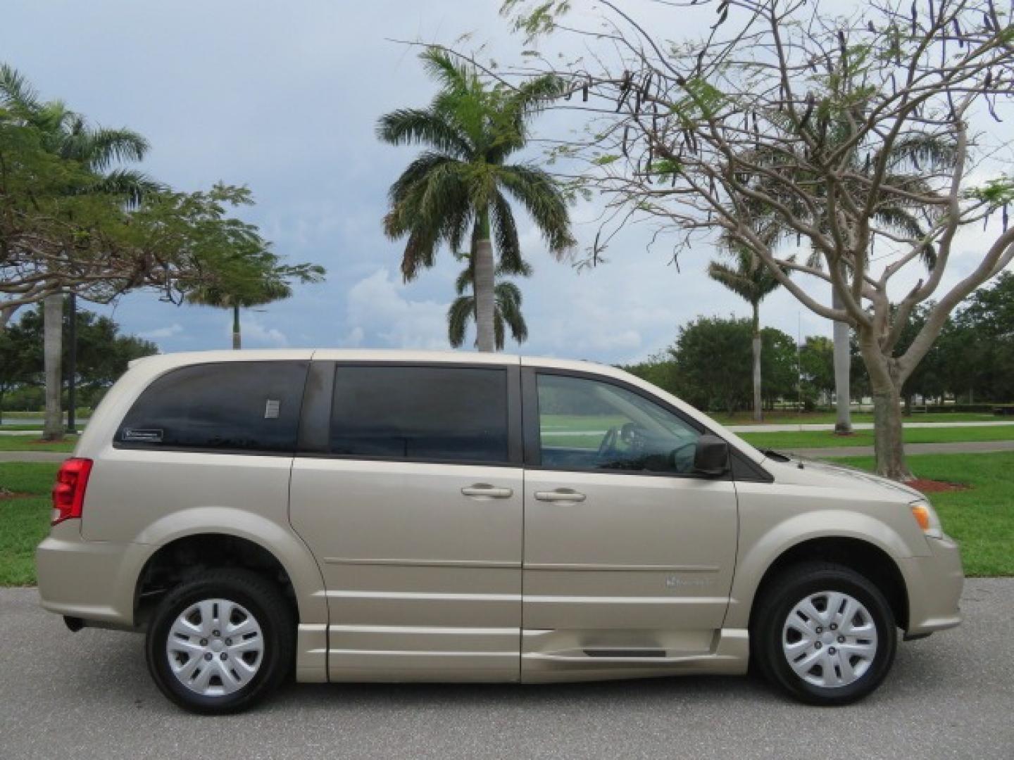 2013 Gold /Tan Dodge Grand Caravan SE (2C4RDGBG8DR) with an 3.6L V6 DOHC 24V engine, 6-Speed Automatic transmission, located at 4301 Oak Circle #19, Boca Raton, FL, 33431, (954) 561-2499, 26.388861, -80.084038 - You are looking at a Gorgeous 2015 Dodge Grand Caravan Braunability Handicap Wheelchair Side Entry, Conversion Van with 18K Original Miles, Lowered Floor, Kneelvan, EZ Lock Passenger Side, Q Straint Ratchet Tie Down System, Quick Release Front Seats, and Much Much More. This is a Beautiful Florida V - Photo#24