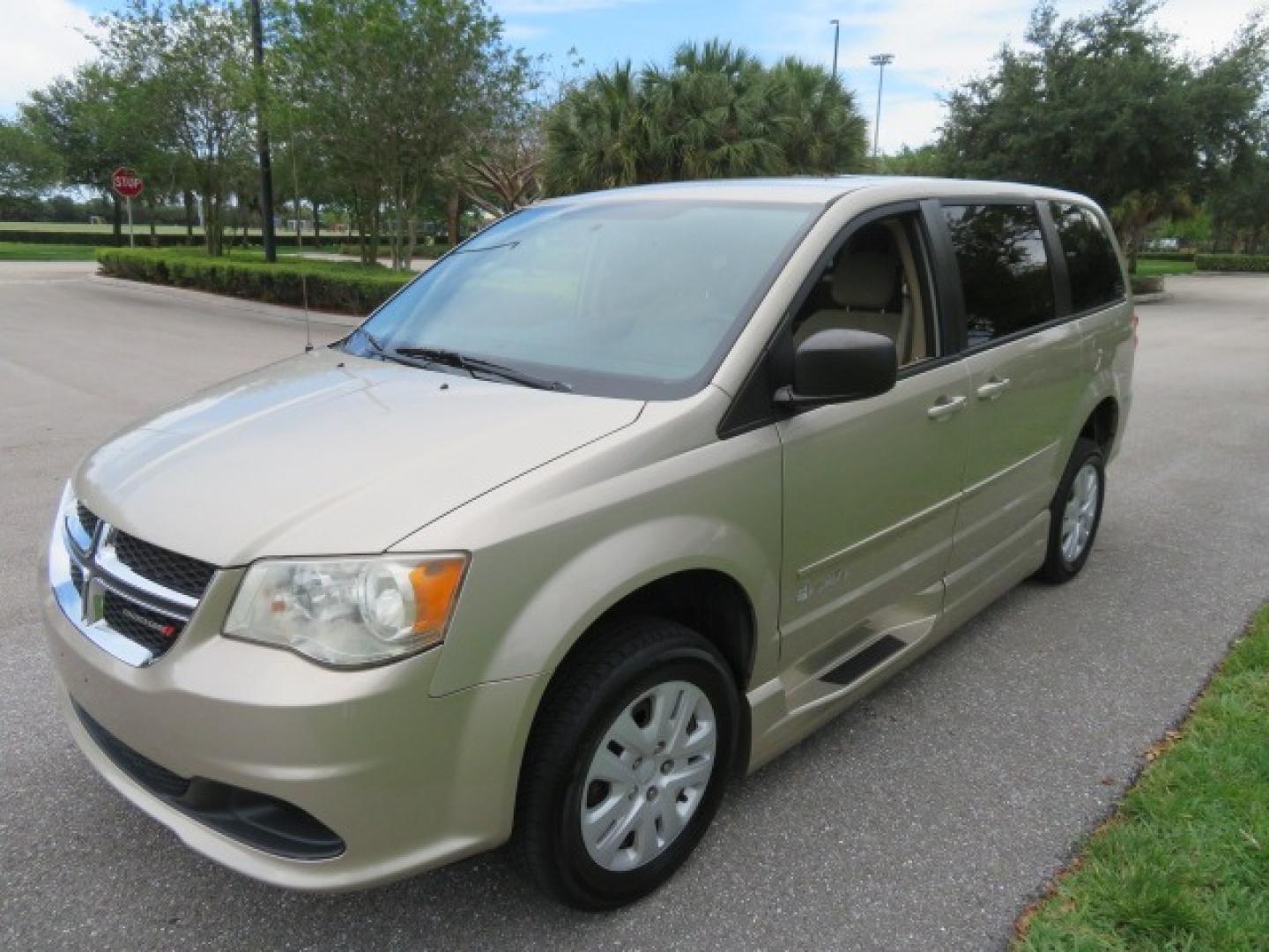 2013 Gold /Tan Dodge Grand Caravan SE (2C4RDGBG8DR) with an 3.6L V6 DOHC 24V engine, 6-Speed Automatic transmission, located at 4301 Oak Circle #19, Boca Raton, FL, 33431, (954) 561-2499, 26.388861, -80.084038 - You are looking at a Gorgeous 2015 Dodge Grand Caravan Braunability Handicap Wheelchair Side Entry, Conversion Van with 18K Original Miles, Lowered Floor, Kneelvan, EZ Lock Passenger Side, Q Straint Ratchet Tie Down System, Quick Release Front Seats, and Much Much More. This is a Beautiful Florida V - Photo#28