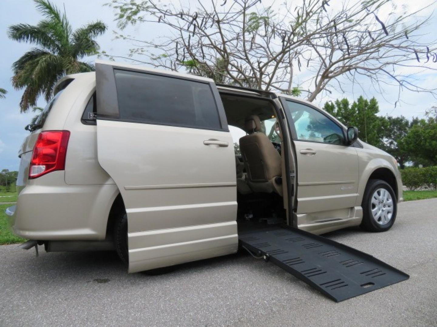 2013 Gold /Tan Dodge Grand Caravan SE (2C4RDGBG8DR) with an 3.6L V6 DOHC 24V engine, 6-Speed Automatic transmission, located at 4301 Oak Circle #19, Boca Raton, FL, 33431, (954) 561-2499, 26.388861, -80.084038 - You are looking at a Gorgeous 2015 Dodge Grand Caravan Braunability Handicap Wheelchair Side Entry, Conversion Van with 18K Original Miles, Lowered Floor, Kneelvan, EZ Lock Passenger Side, Q Straint Ratchet Tie Down System, Quick Release Front Seats, and Much Much More. This is a Beautiful Florida V - Photo#43