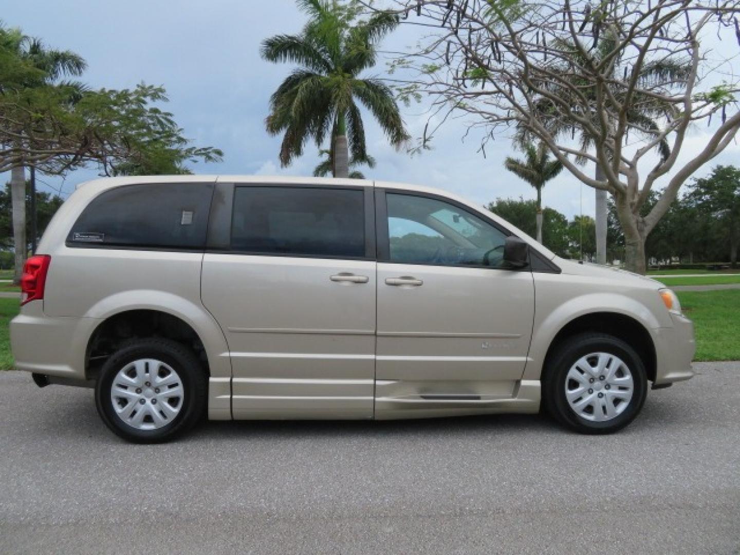 2013 Gold /Tan Dodge Grand Caravan SE (2C4RDGBG8DR) with an 3.6L V6 DOHC 24V engine, 6-Speed Automatic transmission, located at 4301 Oak Circle #19, Boca Raton, FL, 33431, (954) 561-2499, 26.388861, -80.084038 - You are looking at a Gorgeous 2015 Dodge Grand Caravan Braunability Handicap Wheelchair Side Entry, Conversion Van with 18K Original Miles, Lowered Floor, Kneelvan, EZ Lock Passenger Side, Q Straint Ratchet Tie Down System, Quick Release Front Seats, and Much Much More. This is a Beautiful Florida V - Photo#4