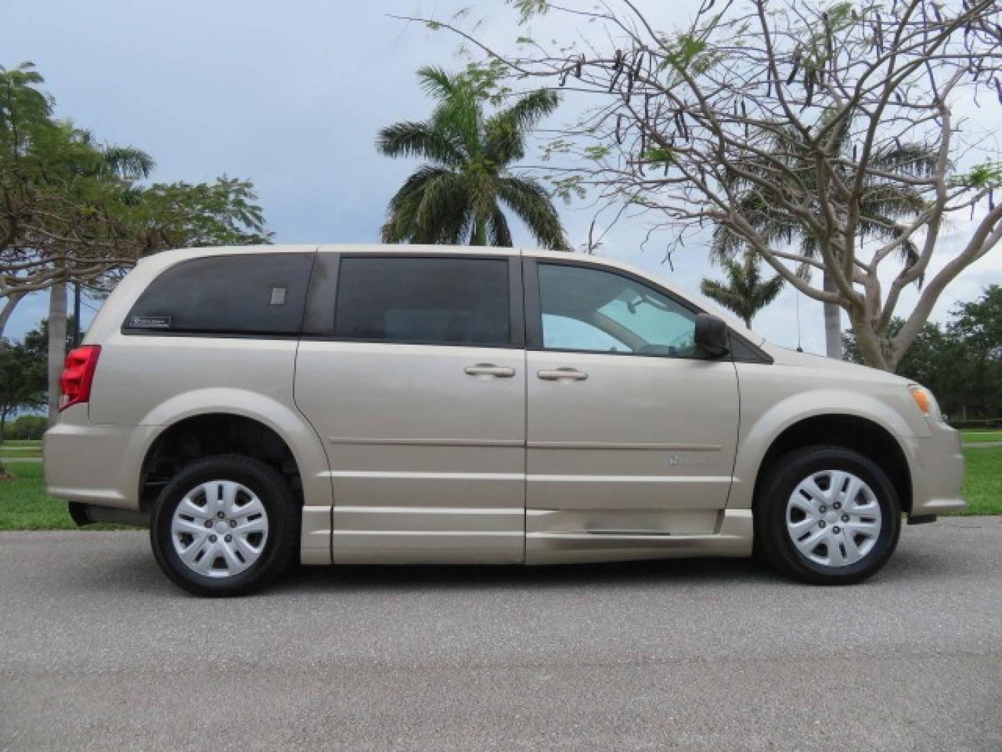 2013 Gold /Tan Dodge Grand Caravan SE (2C4RDGBG8DR) with an 3.6L V6 DOHC 24V engine, 6-Speed Automatic transmission, located at 4301 Oak Circle #19, Boca Raton, FL, 33431, (954) 561-2499, 26.388861, -80.084038 - You are looking at a Gorgeous 2015 Dodge Grand Caravan Braunability Handicap Wheelchair Side Entry, Conversion Van with 18K Original Miles, Lowered Floor, Kneelvan, EZ Lock Passenger Side, Q Straint Ratchet Tie Down System, Quick Release Front Seats, and Much Much More. This is a Beautiful Florida V - Photo#5