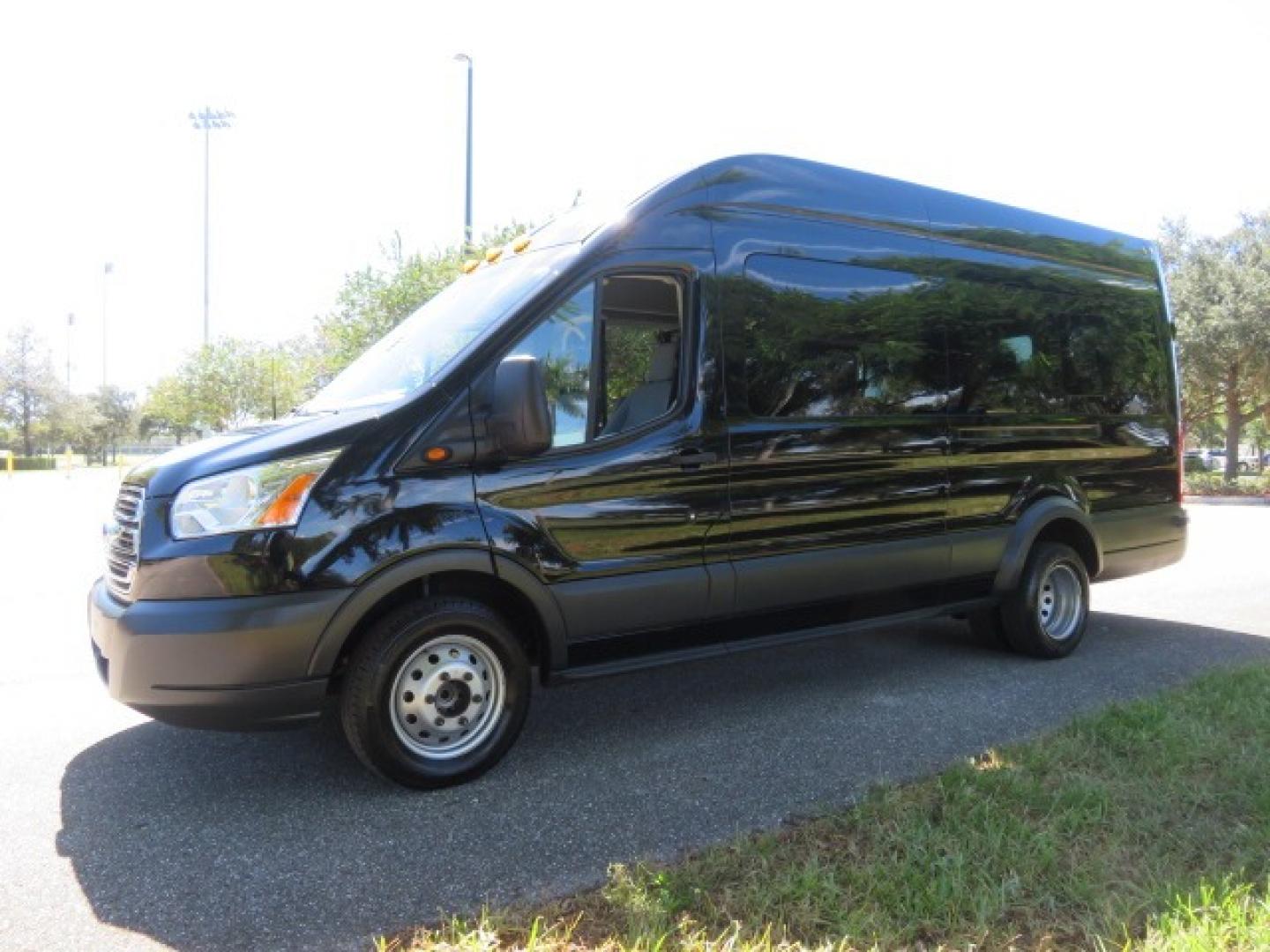 2017 Ford Transit 350 Wagon HD High Roof XLT Sliding Pass. 148 WB EL (1FBVU4XG3HK) with an 3.5L V6 DOHC 24V engine, 6A transmission, located at 4301 Oak Circle #19, Boca Raton, FL, 33431, (954) 561-2499, 26.388861, -80.084038 - Photo#11