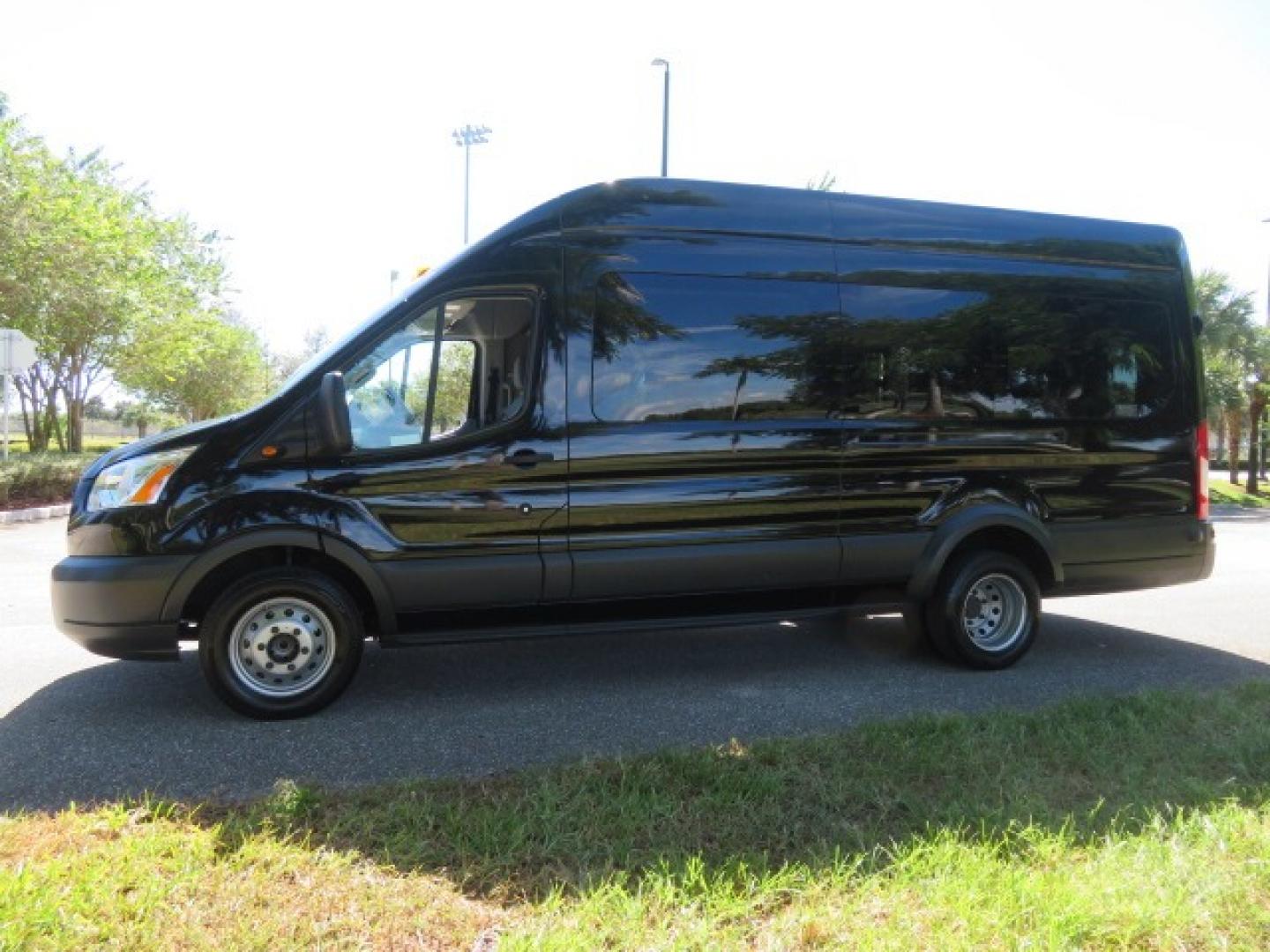 2017 Ford Transit 350 Wagon HD High Roof XLT Sliding Pass. 148 WB EL (1FBVU4XG3HK) with an 3.5L V6 DOHC 24V engine, 6A transmission, located at 4301 Oak Circle #19, Boca Raton, FL, 33431, (954) 561-2499, 26.388861, -80.084038 - Photo#12