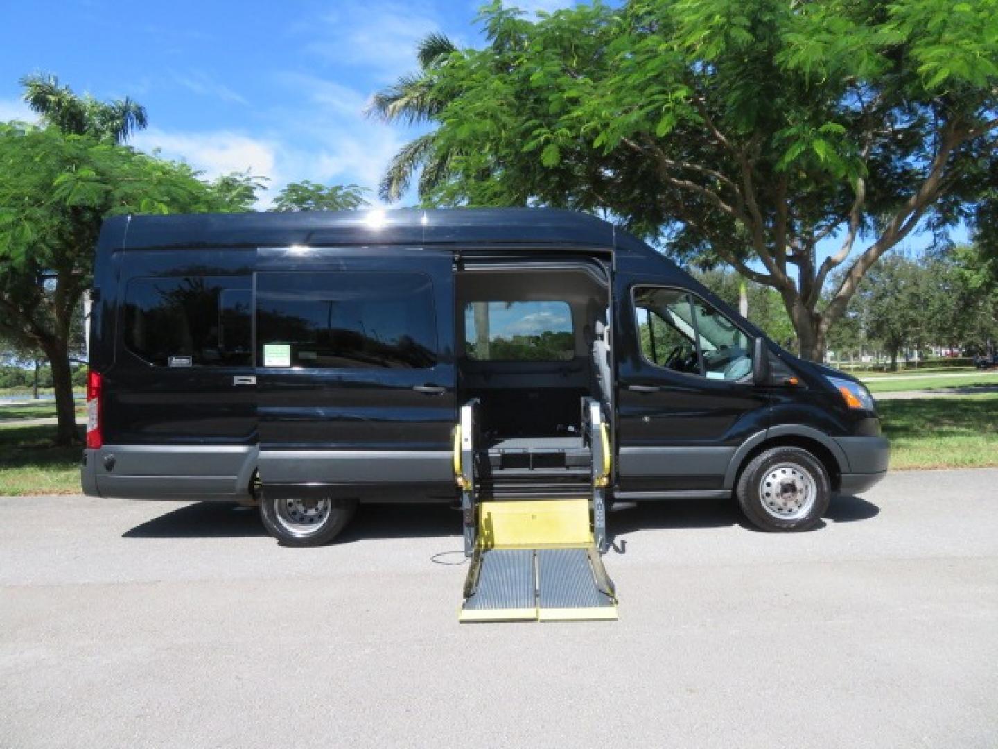 2017 Ford Transit 350 Wagon HD High Roof XLT Sliding Pass. 148 WB EL (1FBVU4XG3HK) with an 3.5L V6 DOHC 24V engine, 6A transmission, located at 4301 Oak Circle #19, Boca Raton, FL, 33431, (954) 561-2499, 26.388861, -80.084038 - Photo#44