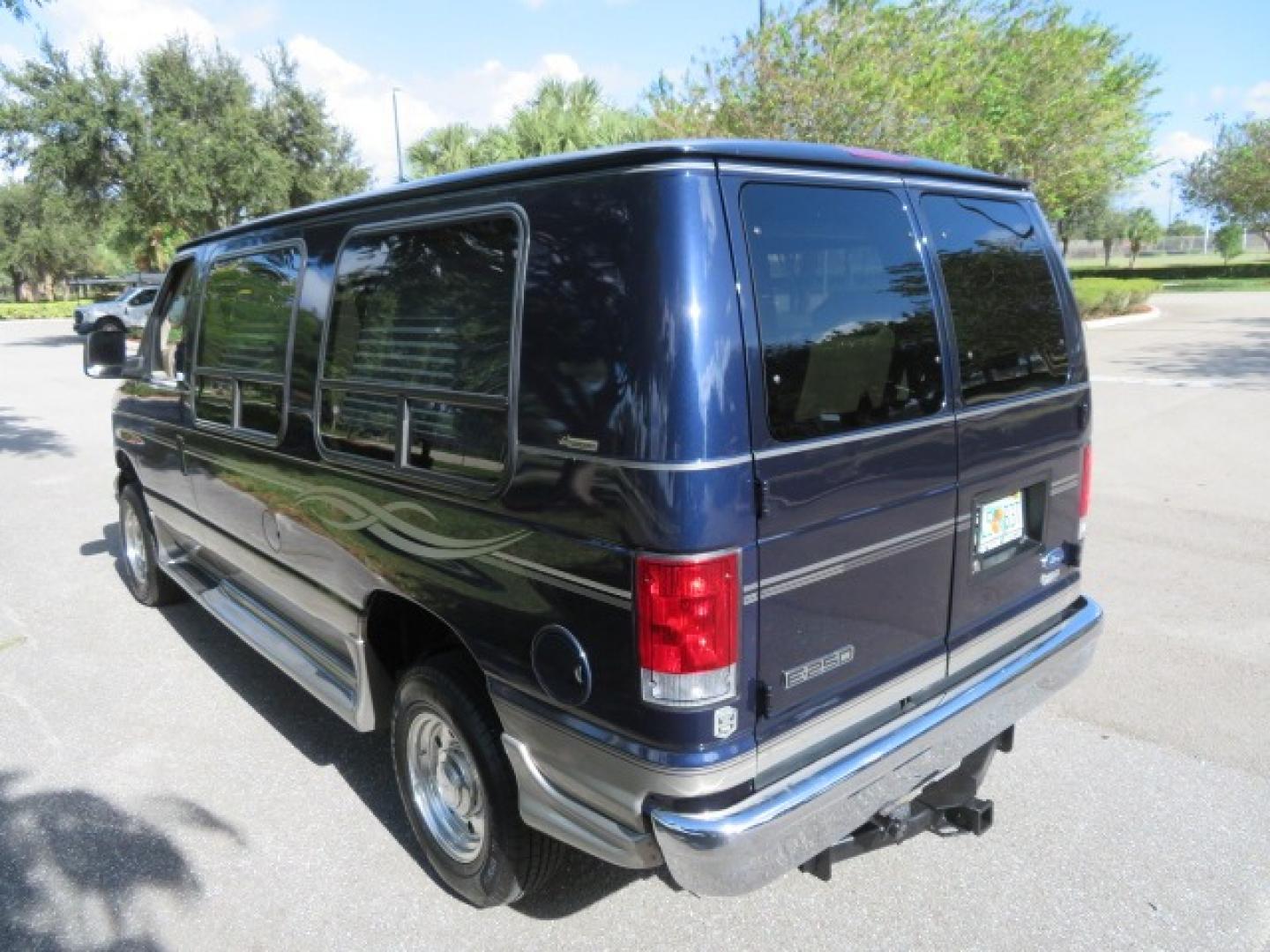 2006 Dark Blue Ford E-Series Van E-250 (1FDNE24L06D) with an 5.4L V8 SOHC 16V engine, 4-Speed Automatic transmission, located at 4301 Oak Circle #19, Boca Raton, FL, 33431, (954) 561-2499, 26.388861, -80.084038 - Photo#24