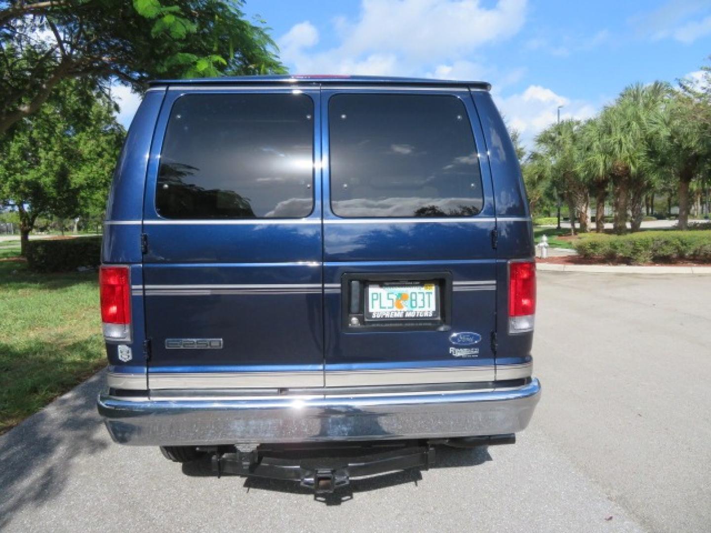 2006 Dark Blue Ford E-Series Van E-250 (1FDNE24L06D) with an 5.4L V8 SOHC 16V engine, 4-Speed Automatic transmission, located at 4301 Oak Circle #19, Boca Raton, FL, 33431, (954) 561-2499, 26.388861, -80.084038 - Photo#25