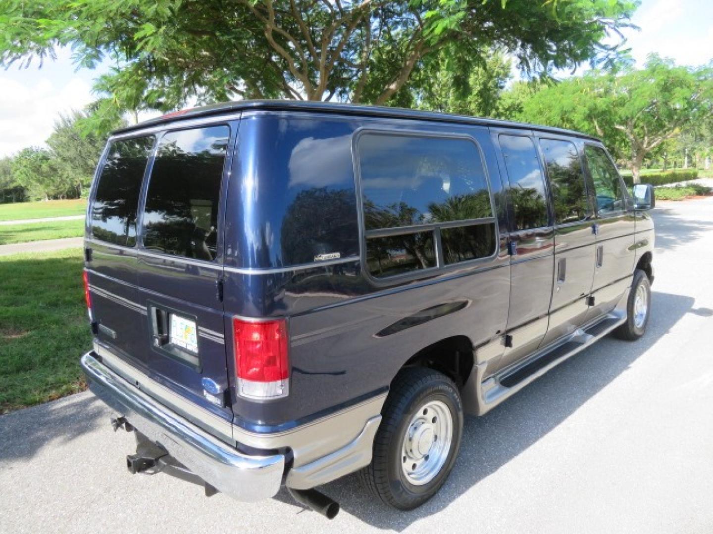 2006 Dark Blue Ford E-Series Van E-250 (1FDNE24L06D) with an 5.4L V8 SOHC 16V engine, 4-Speed Automatic transmission, located at 4301 Oak Circle #19, Boca Raton, FL, 33431, (954) 561-2499, 26.388861, -80.084038 - Photo#26