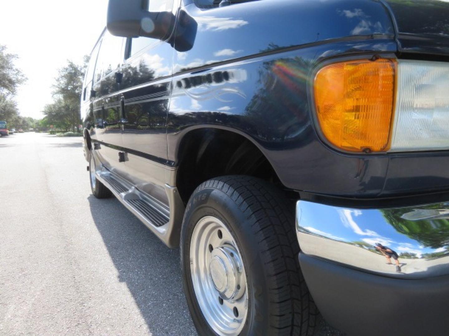 2006 Dark Blue Ford E-Series Van E-250 (1FDNE24L06D) with an 5.4L V8 SOHC 16V engine, 4-Speed Automatic transmission, located at 4301 Oak Circle #19, Boca Raton, FL, 33431, (954) 561-2499, 26.388861, -80.084038 - Photo#36