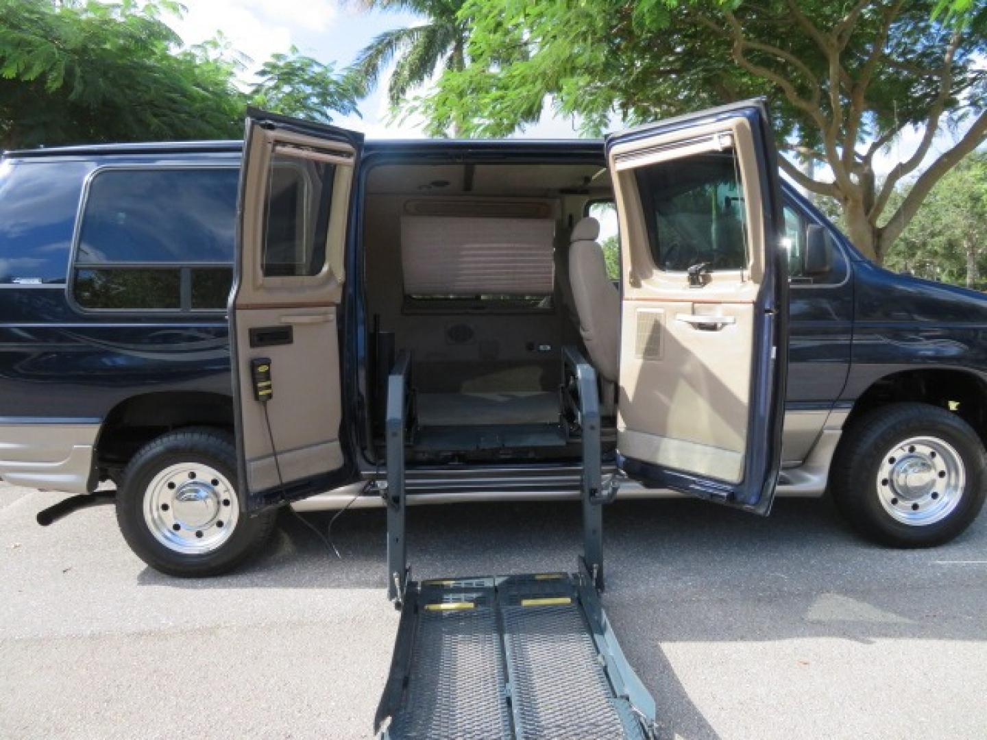 2006 Dark Blue Ford E-Series Van E-250 (1FDNE24L06D) with an 5.4L V8 SOHC 16V engine, 4-Speed Automatic transmission, located at 4301 Oak Circle #19, Boca Raton, FL, 33431, (954) 561-2499, 26.388861, -80.084038 - Photo#39