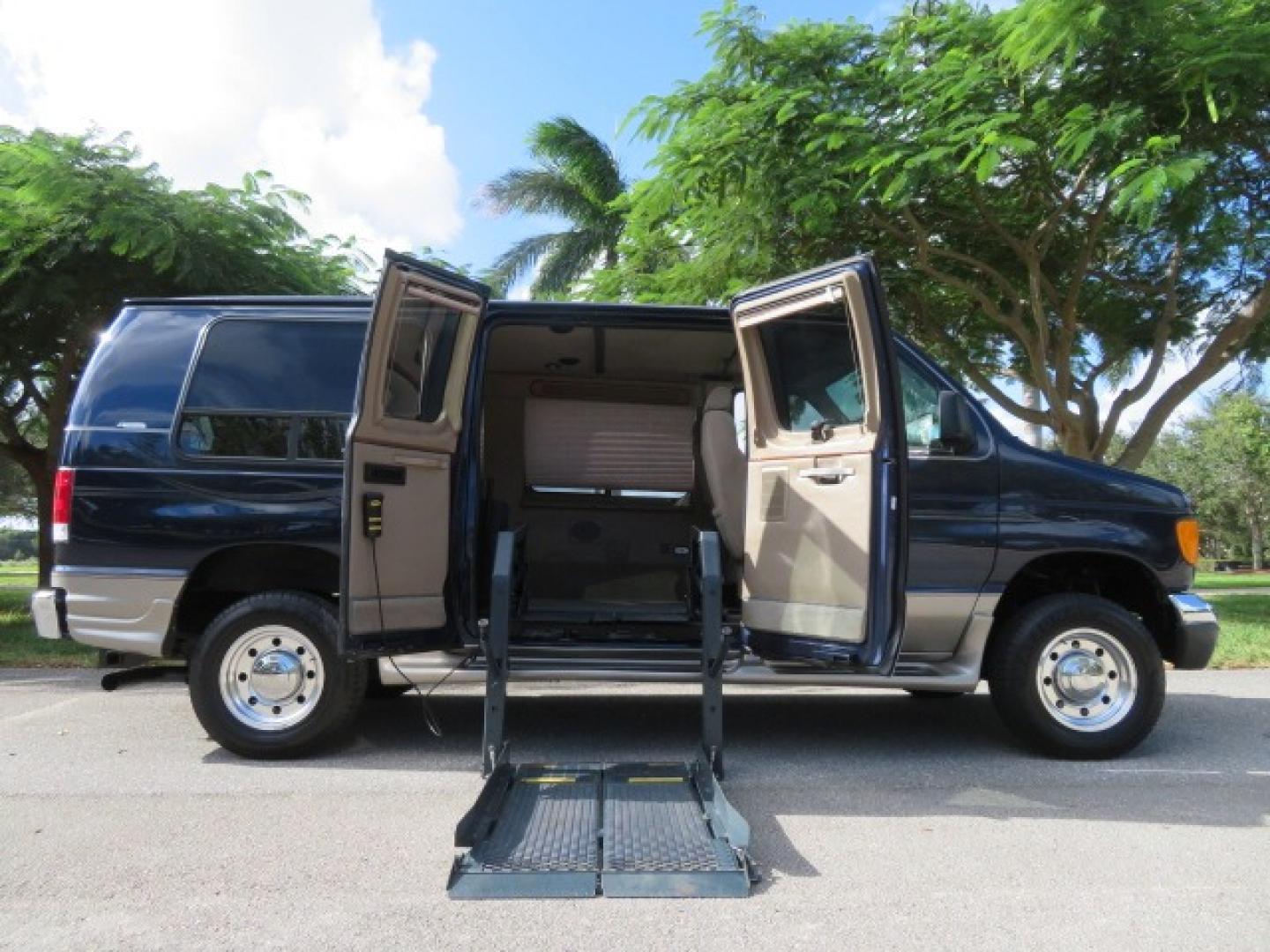 2006 Dark Blue Ford E-Series Van E-250 (1FDNE24L06D) with an 5.4L V8 SOHC 16V engine, 4-Speed Automatic transmission, located at 4301 Oak Circle #19, Boca Raton, FL, 33431, (954) 561-2499, 26.388861, -80.084038 - Photo#40