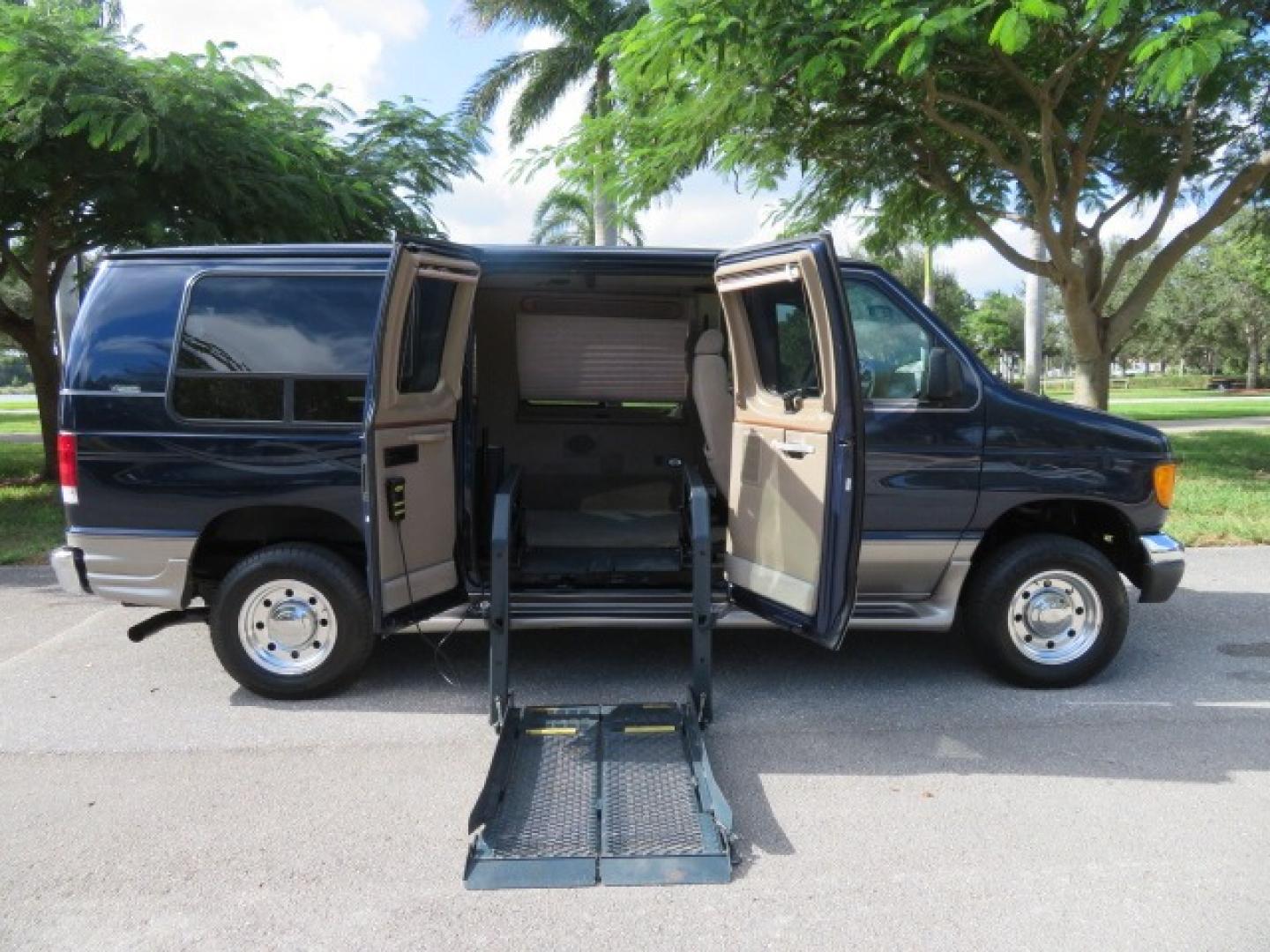 2006 Dark Blue Ford E-Series Van E-250 (1FDNE24L06D) with an 5.4L V8 SOHC 16V engine, 4-Speed Automatic transmission, located at 4301 Oak Circle #19, Boca Raton, FL, 33431, (954) 561-2499, 26.388861, -80.084038 - Photo#42