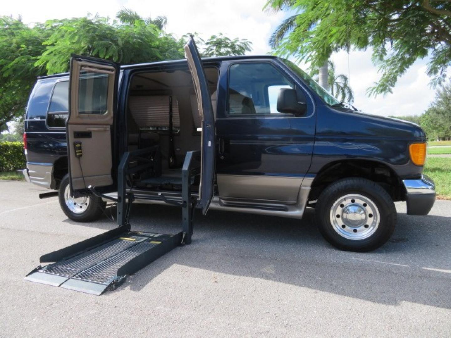 2006 Dark Blue Ford E-Series Van E-250 (1FDNE24L06D) with an 5.4L V8 SOHC 16V engine, 4-Speed Automatic transmission, located at 4301 Oak Circle #19, Boca Raton, FL, 33431, (954) 561-2499, 26.388861, -80.084038 - Photo#43