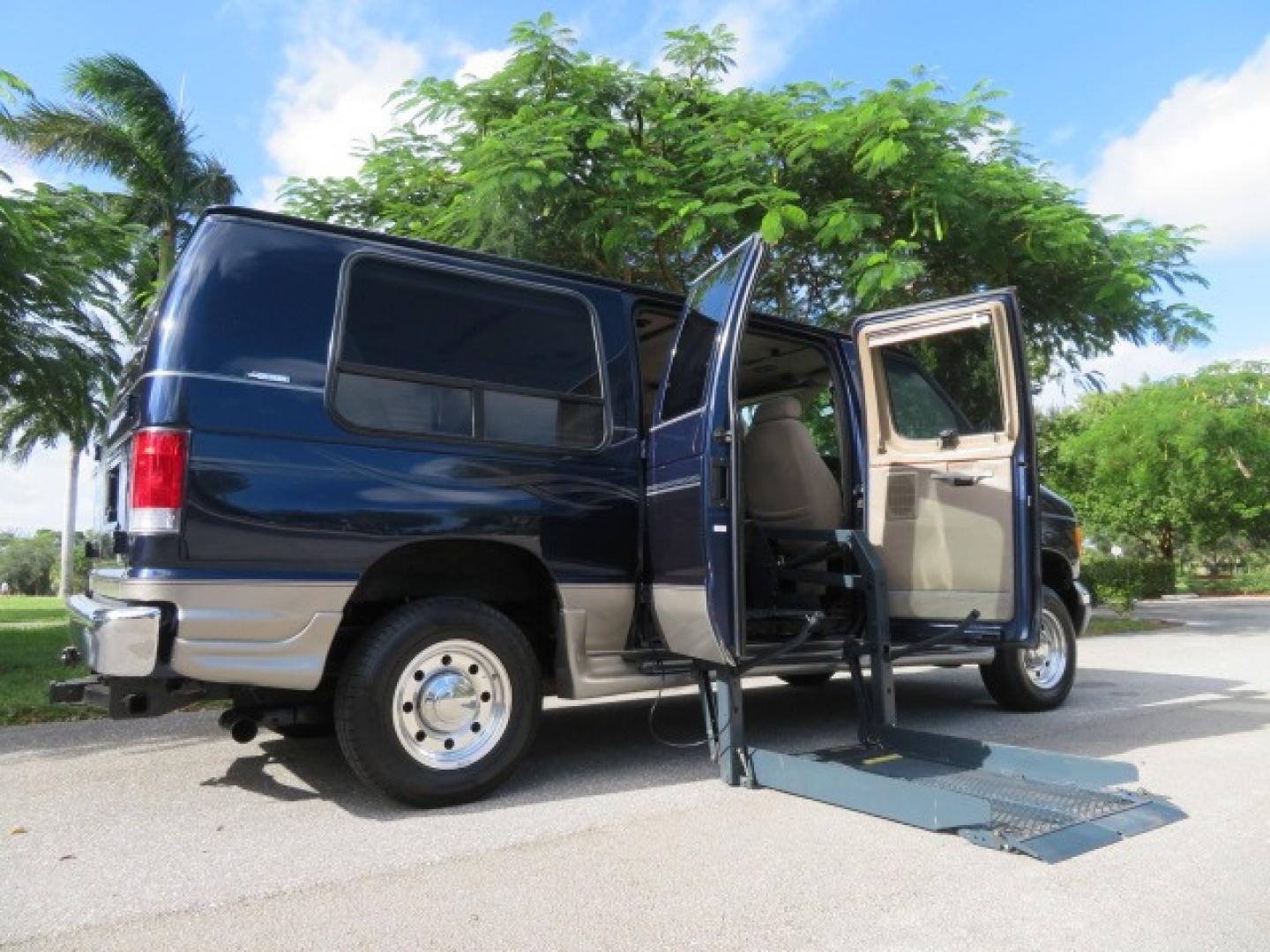 2006 Dark Blue Ford E-Series Van E-250 (1FDNE24L06D) with an 5.4L V8 SOHC 16V engine, 4-Speed Automatic transmission, located at 4301 Oak Circle #19, Boca Raton, FL, 33431, (954) 561-2499, 26.388861, -80.084038 - Photo#47