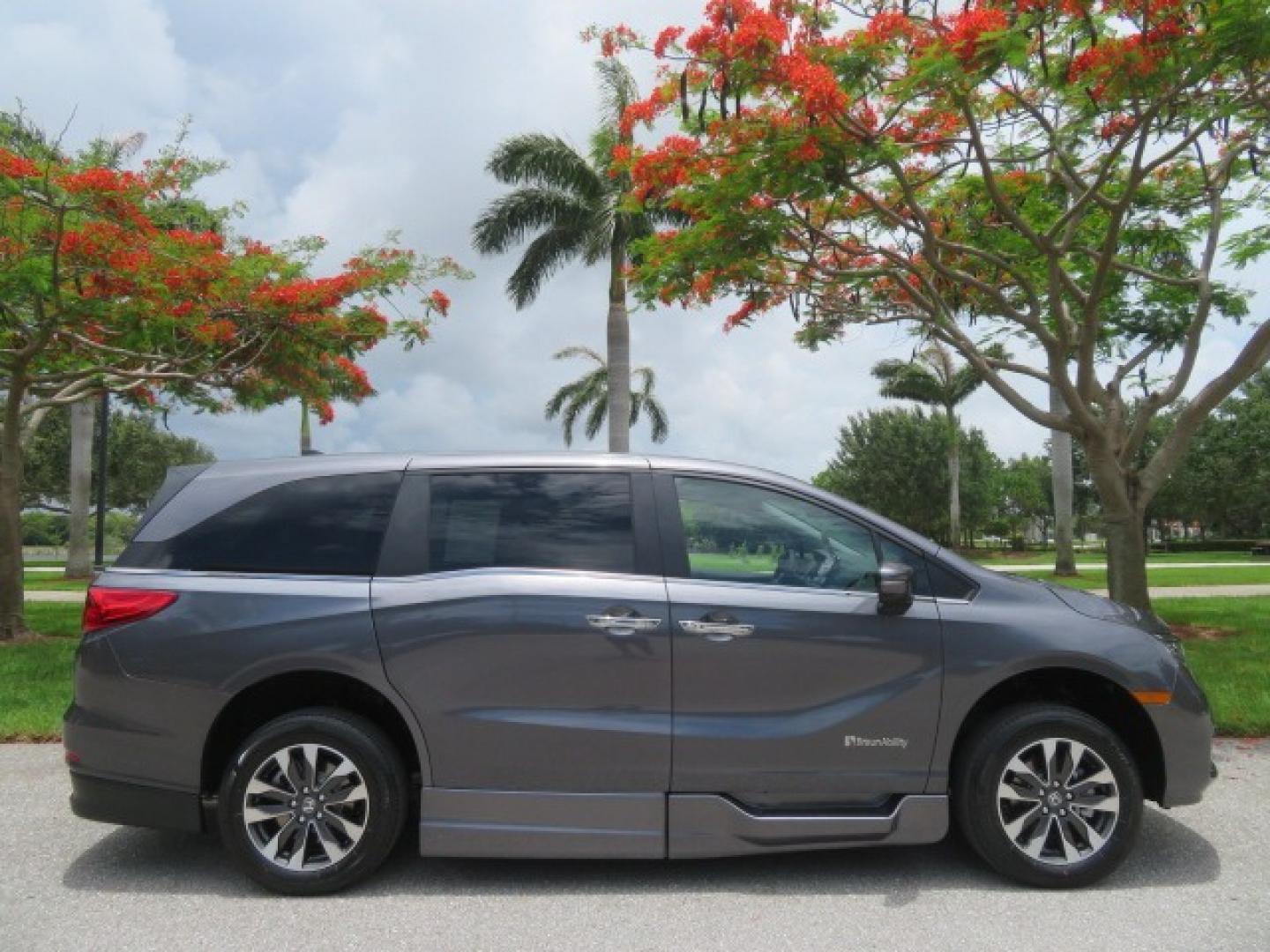 2024 /Gray Honda Odyssey (5FNRL6H60RB) , located at 4301 Oak Circle #19, Boca Raton, FL, 33431, (954) 561-2499, 26.388861, -80.084038 - You are looking at a Brand New New 2024 Honda Odyssey with BraunAbility Side-Entry In Floor XI Power Ramp. Brand New Sienna Braunability Conversion with the XI In Floor Power Ramp and power kneeling Function. Fully Loaded with Leather, Sunroof, Alloy Wheels, Q Straint Tie Down System, 1000lb Capacit - Photo#3