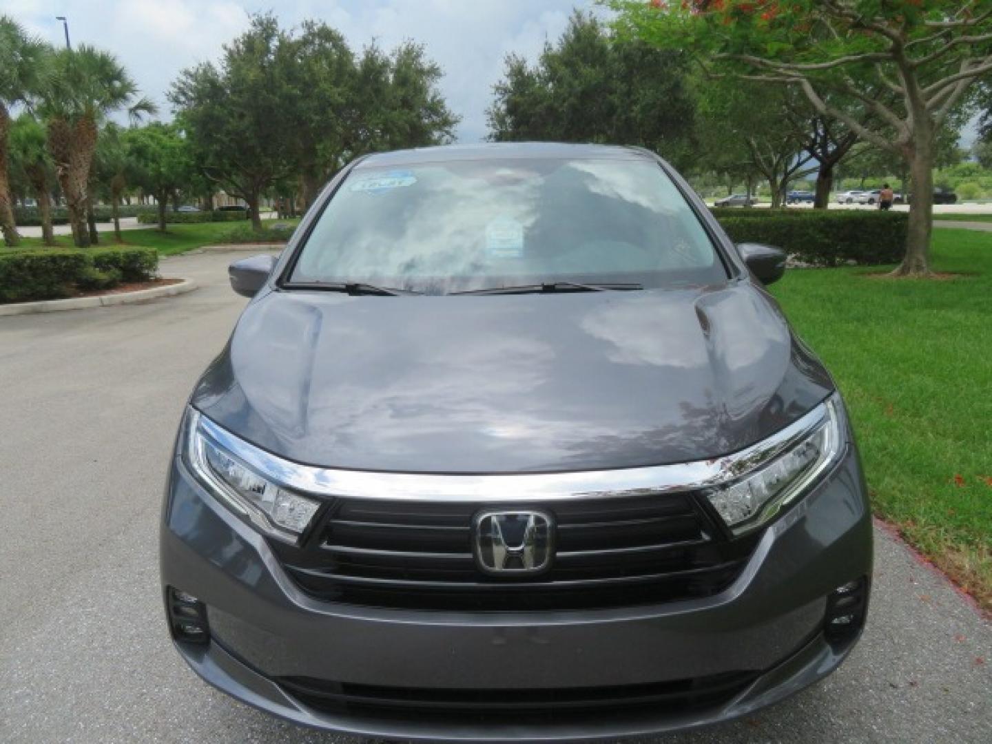 2024 /Gray Honda Odyssey (5FNRL6H60RB) , located at 4301 Oak Circle #19, Boca Raton, FL, 33431, (954) 561-2499, 26.388861, -80.084038 - You are looking at a Brand New New 2024 Honda Odyssey with BraunAbility Side-Entry In Floor XI Power Ramp. Brand New Sienna Braunability Conversion with the XI In Floor Power Ramp and power kneeling Function. Fully Loaded with Leather, Sunroof, Alloy Wheels, Q Straint Tie Down System, 1000lb Capacit - Photo#14