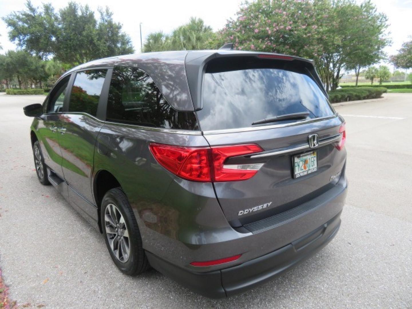 2024 /Gray Honda Odyssey (5FNRL6H60RB) , located at 4301 Oak Circle #19, Boca Raton, FL, 33431, (954) 561-2499, 26.388861, -80.084038 - You are looking at a Brand New New 2024 Honda Odyssey with BraunAbility Side-Entry In Floor XI Power Ramp. Brand New Sienna Braunability Conversion with the XI In Floor Power Ramp and power kneeling Function. Fully Loaded with Leather, Sunroof, Alloy Wheels, Q Straint Tie Down System, 1000lb Capacit - Photo#17