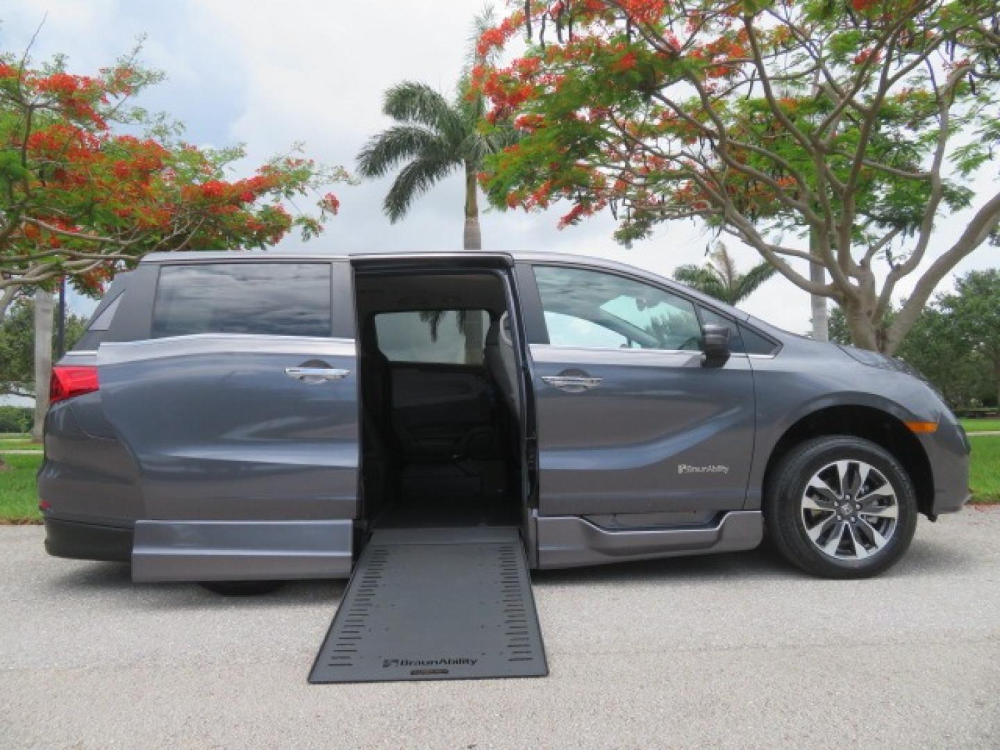 2024 /Gray Honda Odyssey (5FNRL6H60RB) , located at 4301 Oak Circle #19, Boca Raton, FL, 33431, (954) 561-2499, 26.388861, -80.084038 - You are looking at a Brand New New 2024 Honda Odyssey with BraunAbility Side-Entry In Floor XI Power Ramp. Brand New Sienna Braunability Conversion with the XI In Floor Power Ramp and power kneeling Function. Fully Loaded with Leather, Sunroof, Alloy Wheels, Q Straint Tie Down System, 1000lb Capacit - Photo#19