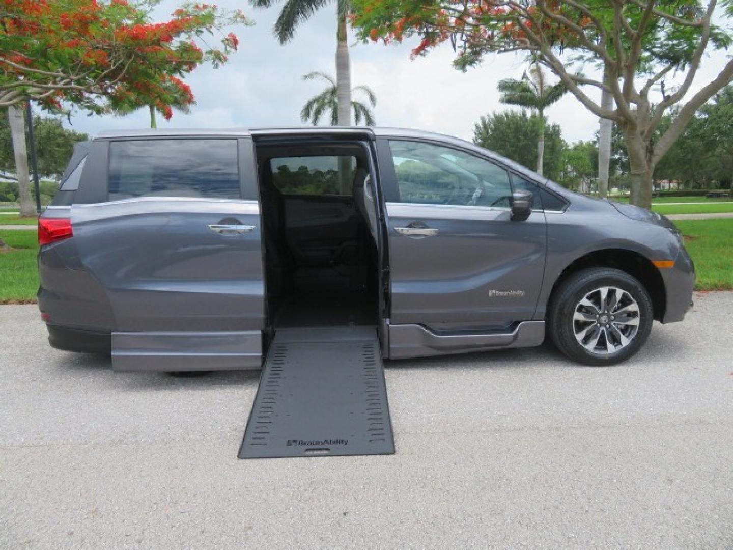 2024 /Gray Honda Odyssey (5FNRL6H60RB) , located at 4301 Oak Circle #19, Boca Raton, FL, 33431, (954) 561-2499, 26.388861, -80.084038 - You are looking at a Brand New New 2024 Honda Odyssey with BraunAbility Side-Entry In Floor XI Power Ramp. Brand New Sienna Braunability Conversion with the XI In Floor Power Ramp and power kneeling Function. Fully Loaded with Leather, Sunroof, Alloy Wheels, Q Straint Tie Down System, 1000lb Capacit - Photo#20