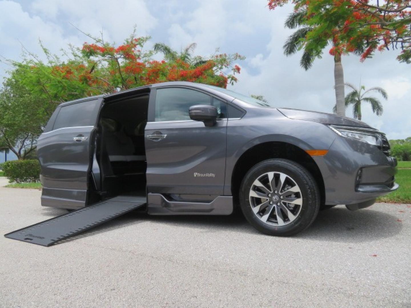 2024 /Gray Honda Odyssey (5FNRL6H60RB) , located at 4301 Oak Circle #19, Boca Raton, FL, 33431, (954) 561-2499, 26.388861, -80.084038 - You are looking at a Brand New New 2024 Honda Odyssey with BraunAbility Side-Entry In Floor XI Power Ramp. Brand New Sienna Braunability Conversion with the XI In Floor Power Ramp and power kneeling Function. Fully Loaded with Leather, Sunroof, Alloy Wheels, Q Straint Tie Down System, 1000lb Capacit - Photo#21