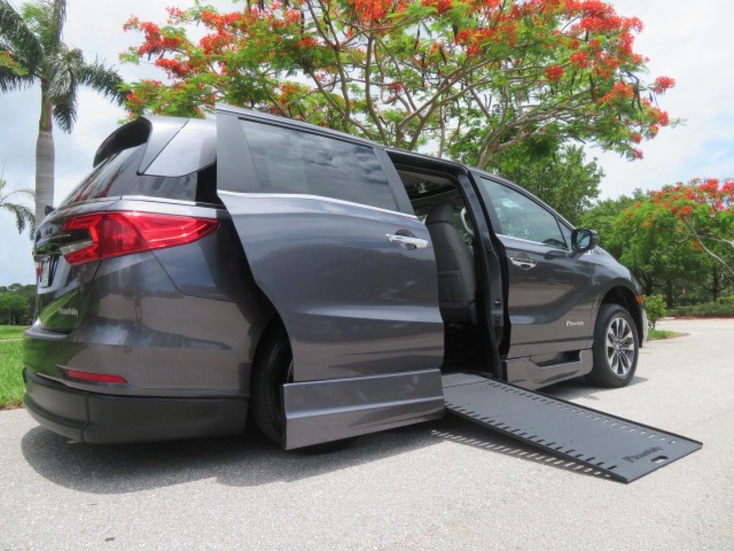 2024 /Gray Honda Odyssey (5FNRL6H60RB) , located at 4301 Oak Circle #19, Boca Raton, FL, 33431, (954) 561-2499, 26.388861, -80.084038 - You are looking at a Brand New New 2024 Honda Odyssey with BraunAbility Side-Entry In Floor XI Power Ramp. Brand New Sienna Braunability Conversion with the XI In Floor Power Ramp and power kneeling Function. Fully Loaded with Leather, Sunroof, Alloy Wheels, Q Straint Tie Down System, 1000lb Capacit - Photo#25