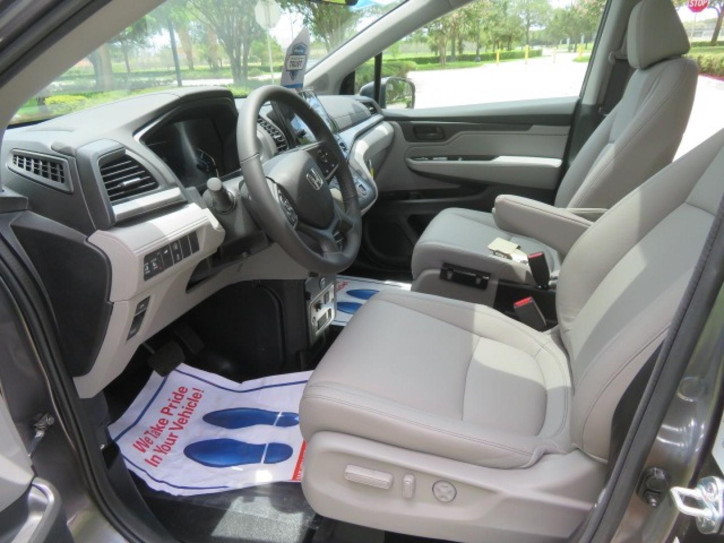 2024 /Gray Honda Odyssey (5FNRL6H60RB) , located at 4301 Oak Circle #19, Boca Raton, FL, 33431, (954) 561-2499, 26.388861, -80.084038 - You are looking at a Brand New New 2024 Honda Odyssey with BraunAbility Side-Entry In Floor XI Power Ramp. Brand New Sienna Braunability Conversion with the XI In Floor Power Ramp and power kneeling Function. Fully Loaded with Leather, Sunroof, Alloy Wheels, Q Straint Tie Down System, 1000lb Capacit - Photo#34