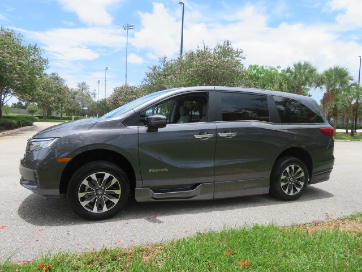 2024 /Gray Honda Odyssey (5FNRL6H60RB) , located at 4301 Oak Circle #19, Boca Raton, FL, 33431, (954) 561-2499, 26.388861, -80.084038 - You are looking at a Brand New New 2024 Honda Odyssey with BraunAbility Side-Entry In Floor XI Power Ramp. Brand New Sienna Braunability Conversion with the XI In Floor Power Ramp and power kneeling Function. Fully Loaded with Leather, Sunroof, Alloy Wheels, Q Straint Tie Down System, 1000lb Capacit - Photo#9