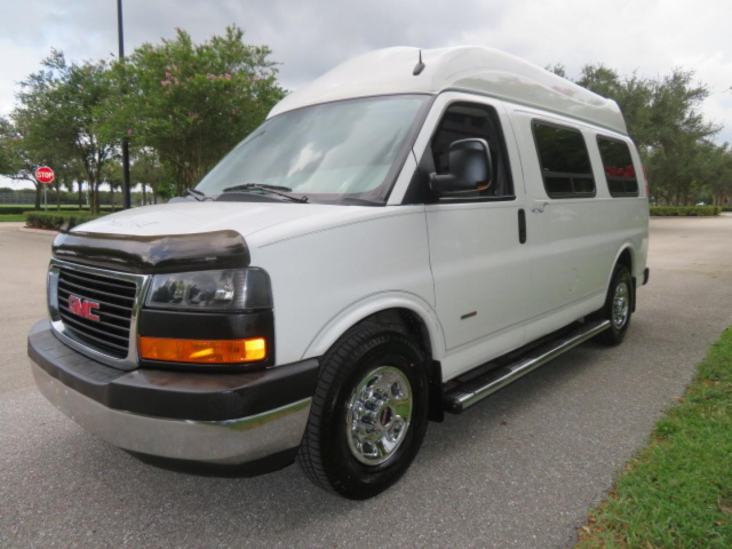 2012 /Gray Two Tone GMC Savana G3500 RWD Diesel Cargo (1GTZ7TCL5C1) with an 6.6L V8 OHV 16V TURBO DIESEL engine, 6-Speed Automatic transmission, located at 4301 Oak Circle #19, Boca Raton, FL, 33431, (954) 561-2499, 26.388861, -80.084038 - You are looking at Gorgeous Rare 1 Owner Rust Free 2012 GMC Savana 3500 Duramax 6.6L Diesel Handicap Wheelchair Conversion Van with 73K Original Miles, Power Side Entry Ricon 600Lb Wheelchair Lift, Leather, Heated Front Seats, Rear Power Folding Bench Seat Bed, Expanded Side Entry Doors, Michelin Ag - Photo#11