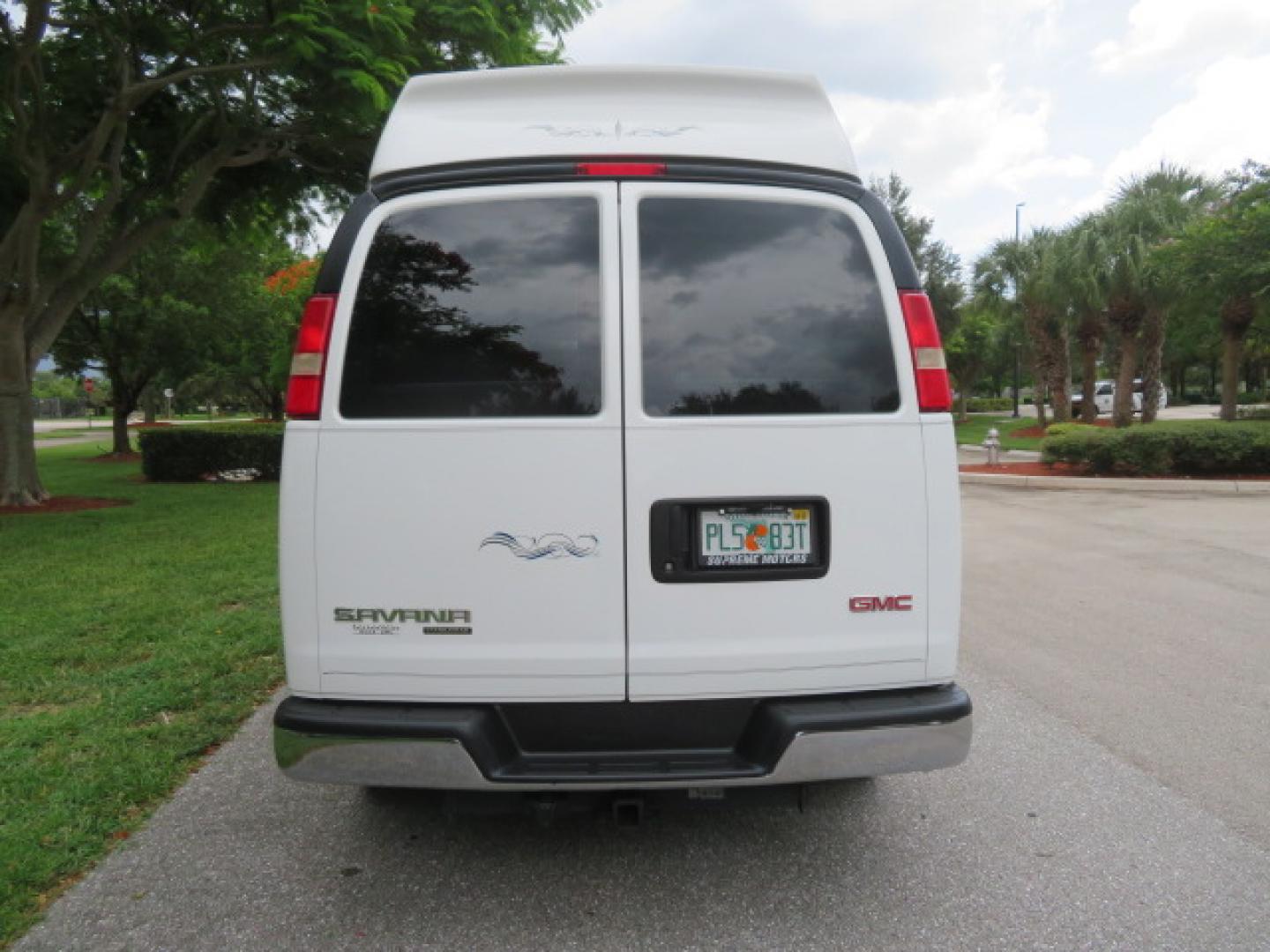 2012 /Gray Two Tone GMC Savana G3500 RWD Diesel Cargo (1GTZ7TCL5C1) with an 6.6L V8 OHV 16V TURBO DIESEL engine, 6-Speed Automatic transmission, located at 4301 Oak Circle #19, Boca Raton, FL, 33431, (954) 561-2499, 26.388861, -80.084038 - You are looking at Gorgeous Rare 1 Owner Rust Free 2012 GMC Savana 3500 Duramax 6.6L Diesel Handicap Wheelchair Conversion Van with 73K Original Miles, Power Side Entry Ricon 600Lb Wheelchair Lift, Leather, Heated Front Seats, Rear Power Folding Bench Seat Bed, Expanded Side Entry Doors, Michelin Ag - Photo#17