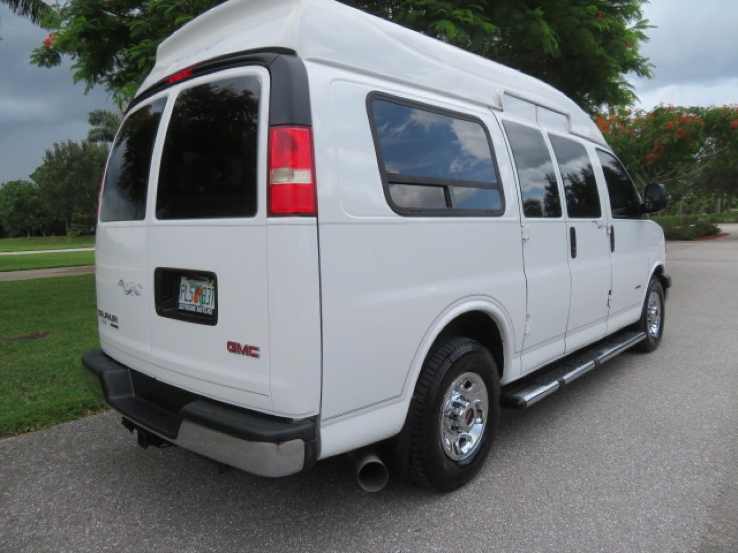 2012 /Gray Two Tone GMC Savana G3500 RWD Diesel Cargo (1GTZ7TCL5C1) with an 6.6L V8 OHV 16V TURBO DIESEL engine, 6-Speed Automatic transmission, located at 4301 Oak Circle #19, Boca Raton, FL, 33431, (954) 561-2499, 26.388861, -80.084038 - You are looking at Gorgeous Rare 1 Owner Rust Free 2012 GMC Savana 3500 Duramax 6.6L Diesel Handicap Wheelchair Conversion Van with 73K Original Miles, Power Side Entry Ricon 600Lb Wheelchair Lift, Leather, Heated Front Seats, Rear Power Folding Bench Seat Bed, Expanded Side Entry Doors, Michelin Ag - Photo#19